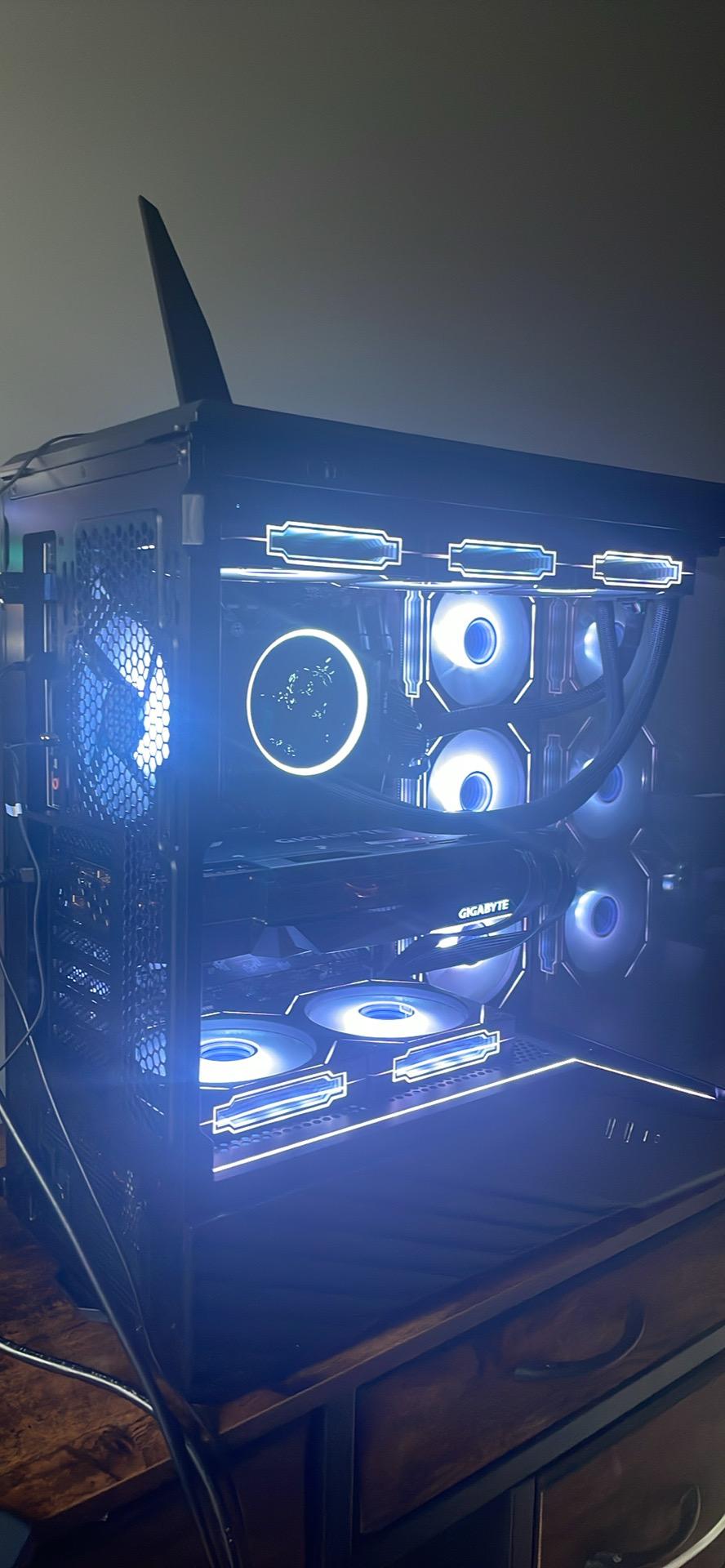 Ryzen 5600x  RTX 3080 32 Gbs DDR4 1TB intel Nvme Drive