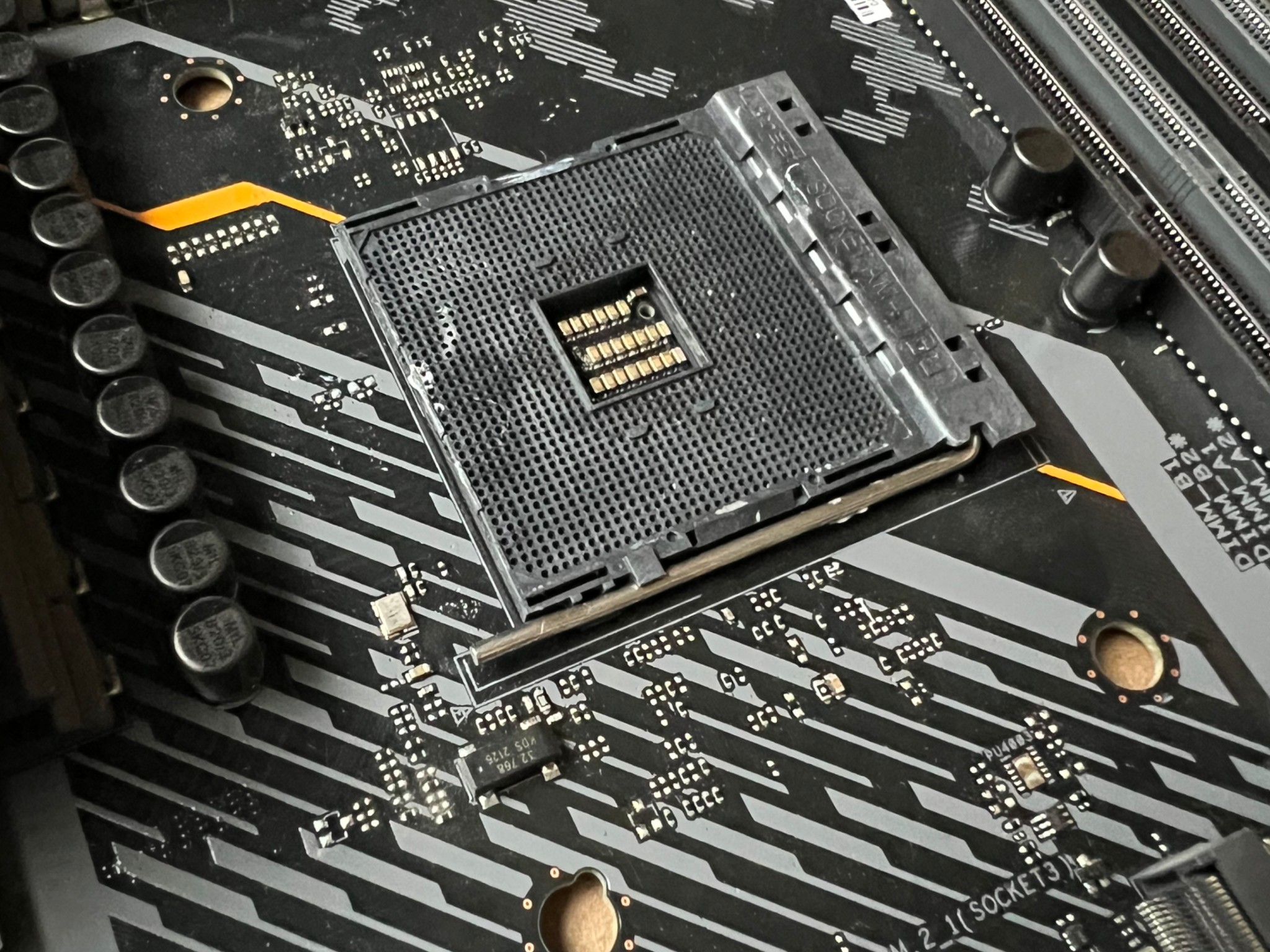 X570 and b450 motherboard for parts