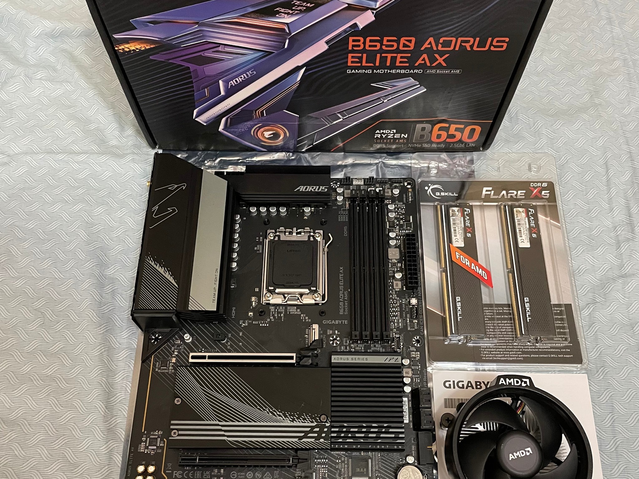 AORUS B650 Elite AX + G.Skill 32GB DDR5-6000 RAM