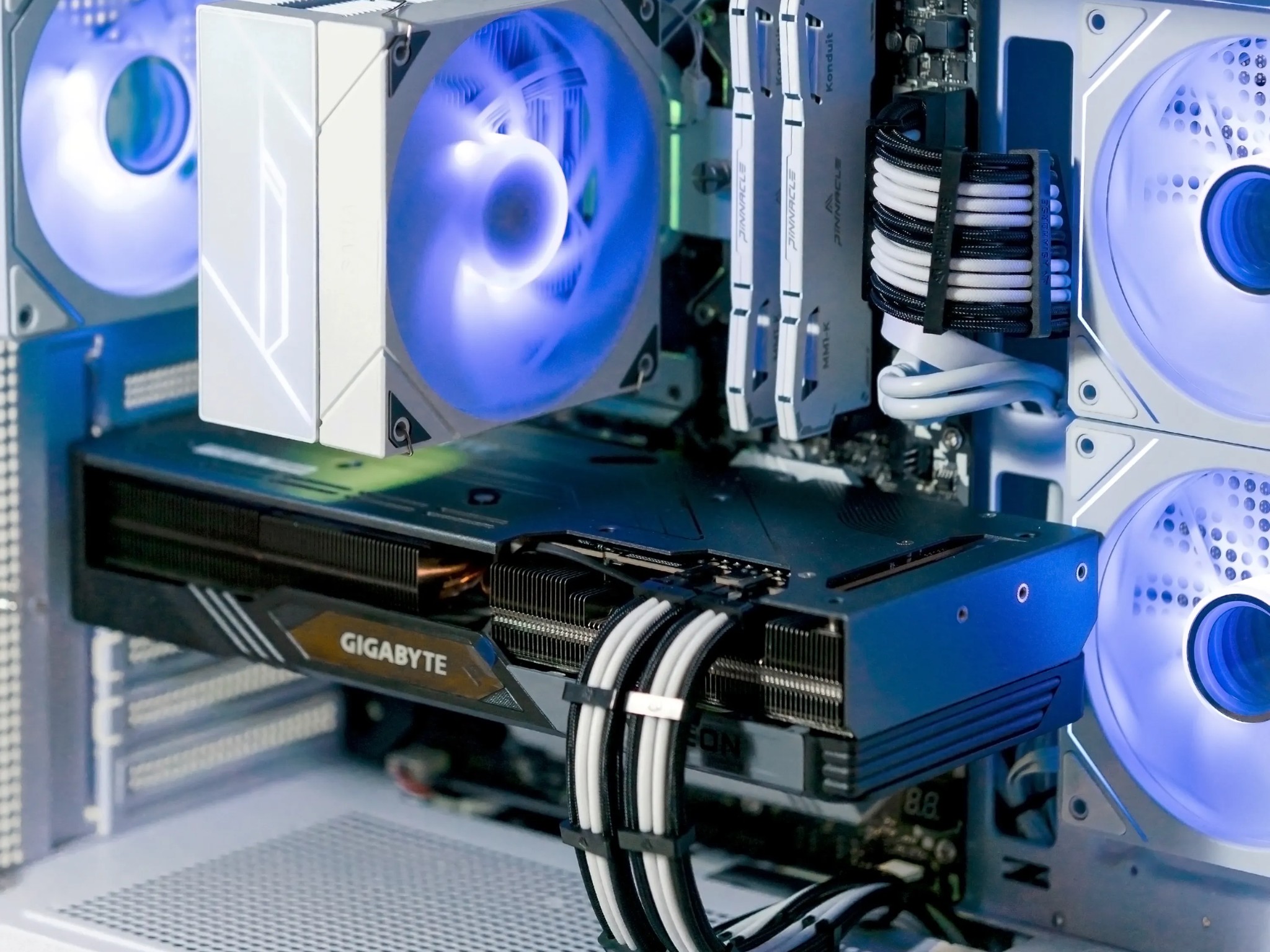 ❄️1440p/4K Gaming BEAST❄️ Radeon RX 7800XT| Ryzen 5 5600X| B550| 16GB| 1TB M.2| WiFi-Win 11| ARGB