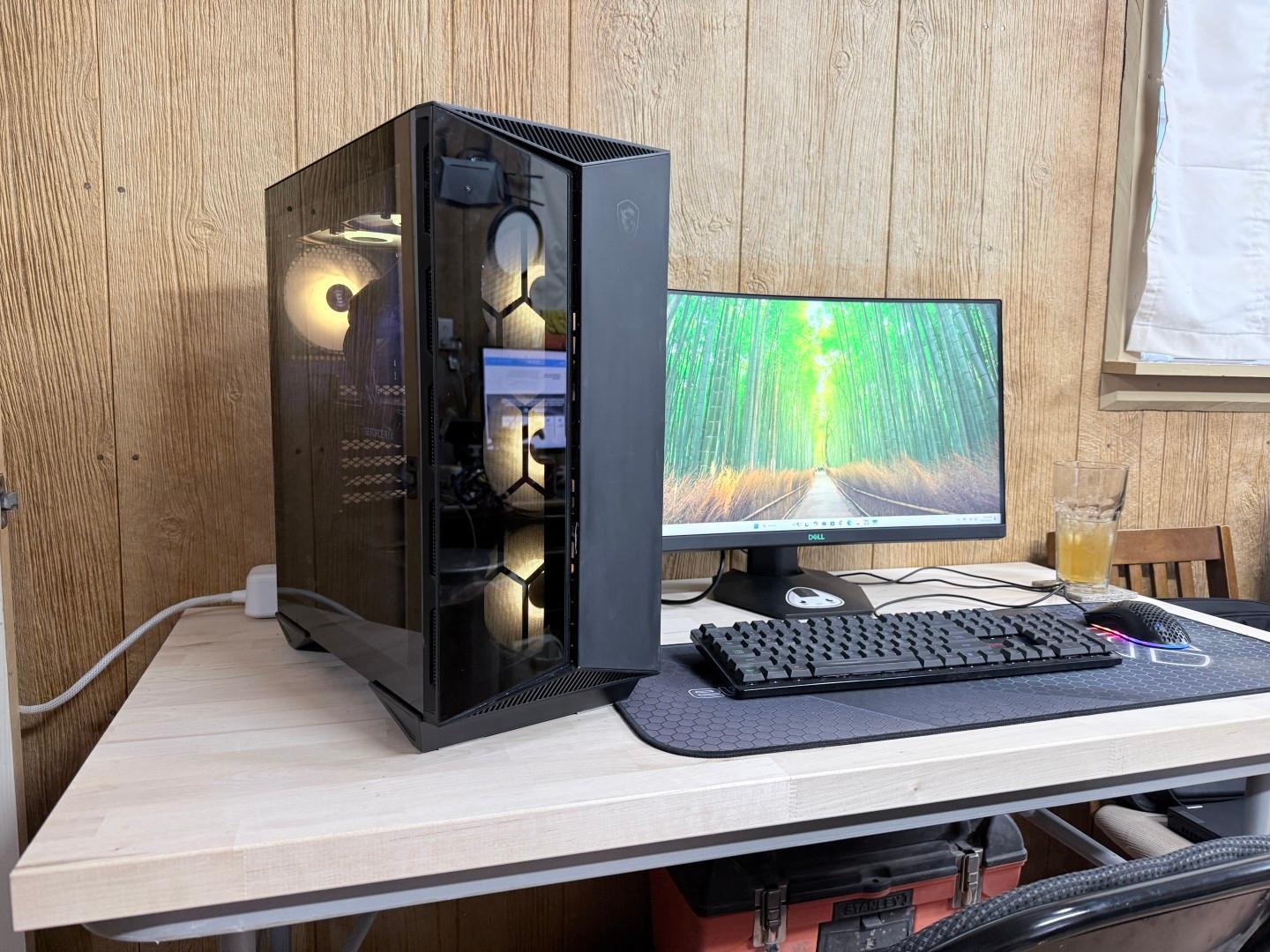 Intel i9 10850K, 32 GB 3200 MT/s, EVGA 3060 Ti 8GB, 1TB NVME, 2TB SATA SSD, EVGA 850 Watt PSU