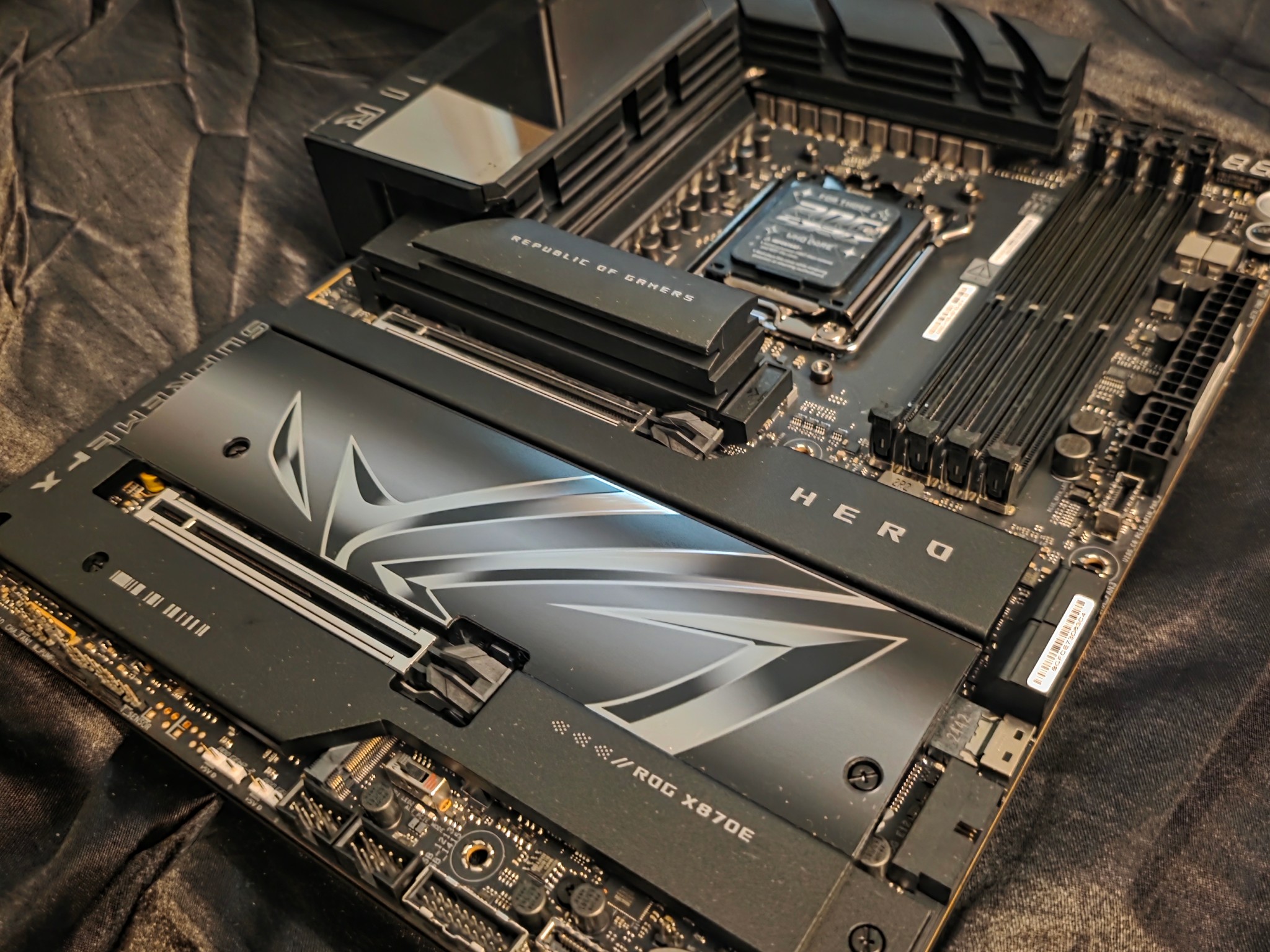 Rog crosshair x870e hero