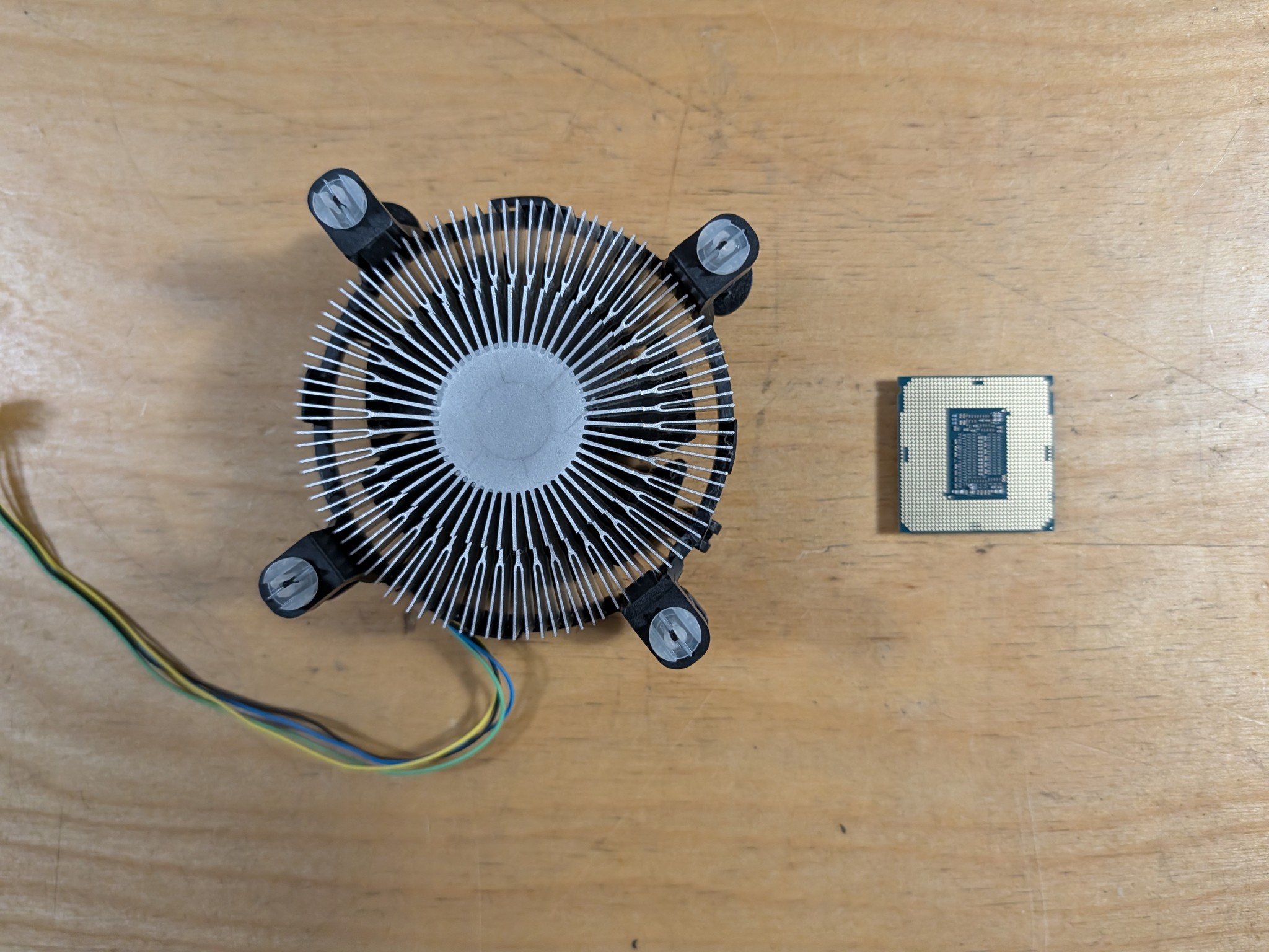 Intel Pentium G5420 + Stock Cooler