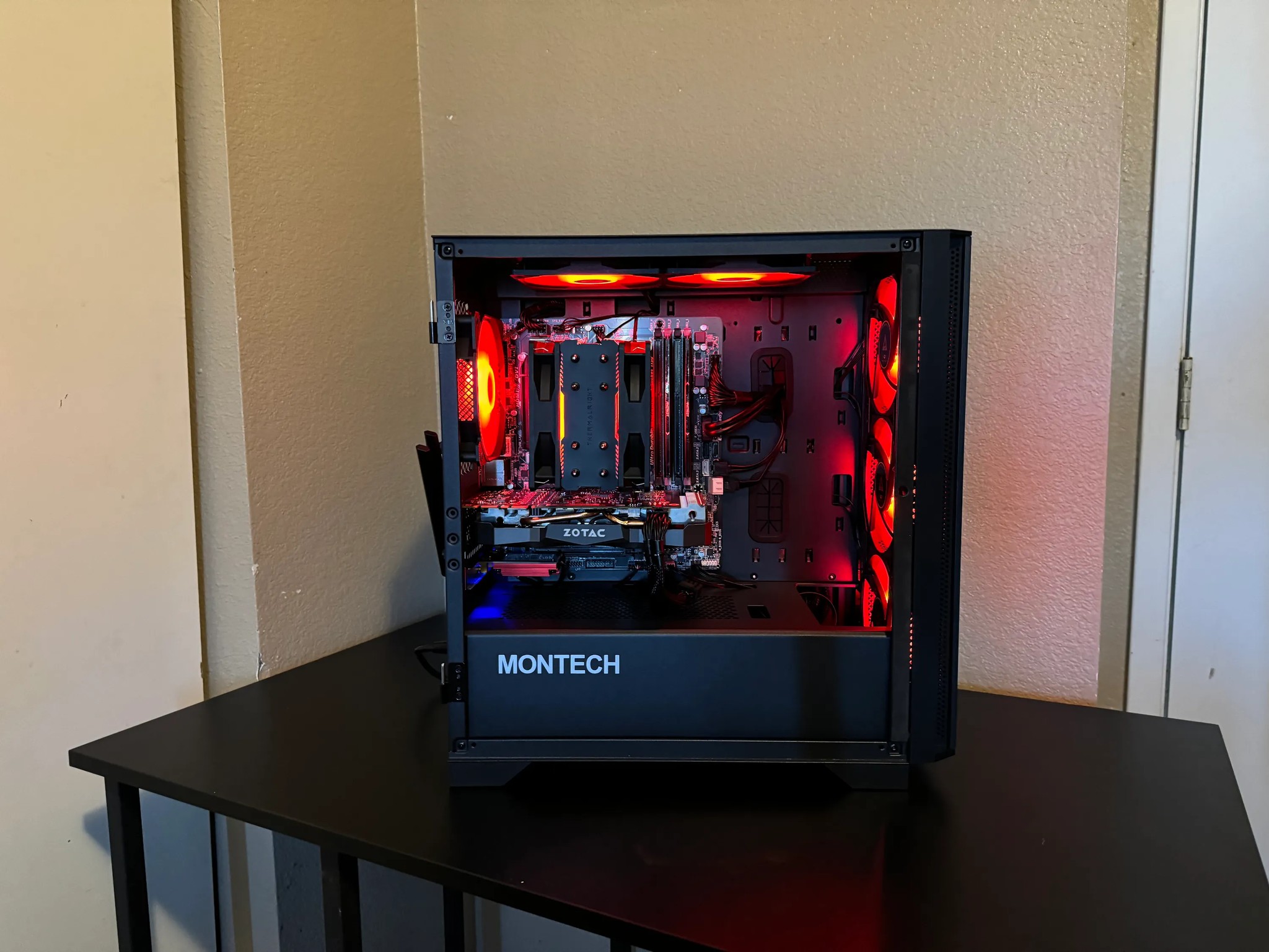 i7 4770K | GTX 1060 6GB | 1TB STORAGE | WIFI | BLUETOOTH