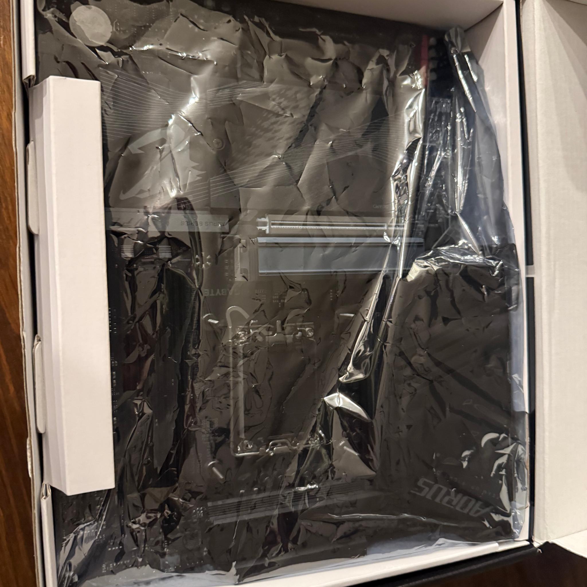 Gigabyte Z790 APRUS ELITE AX — BRAND NEW