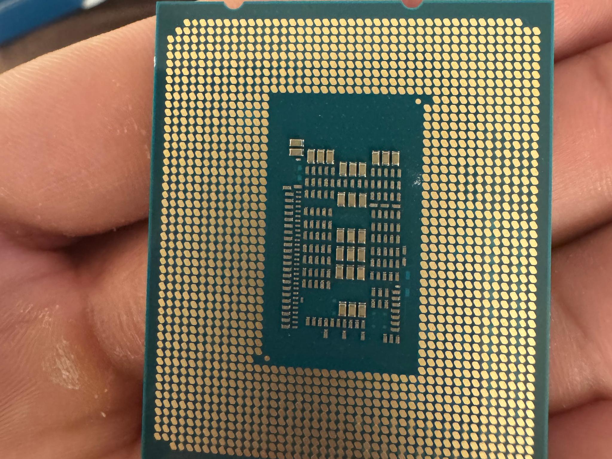 Intel Core i3-12100