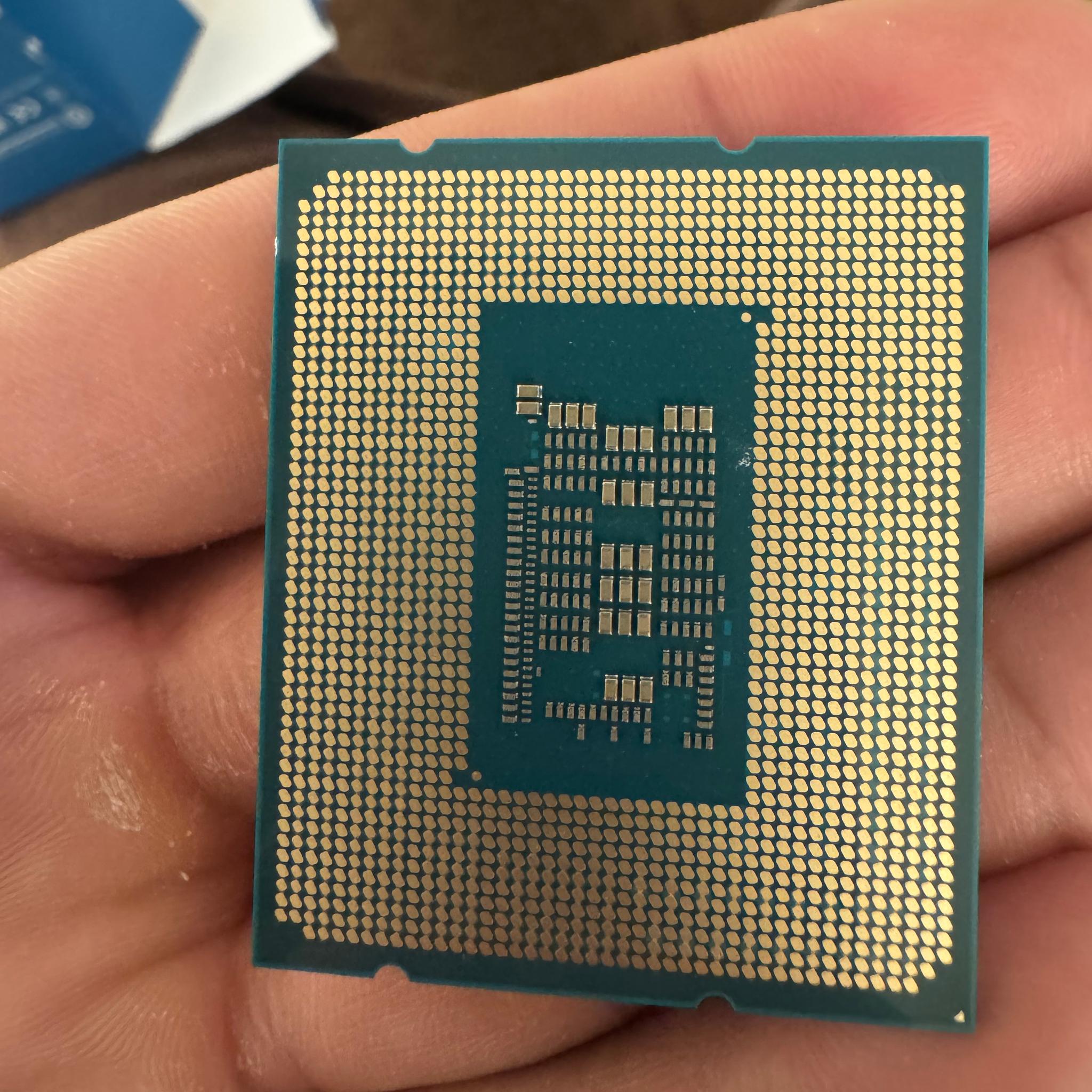 Intel Core i3-12100