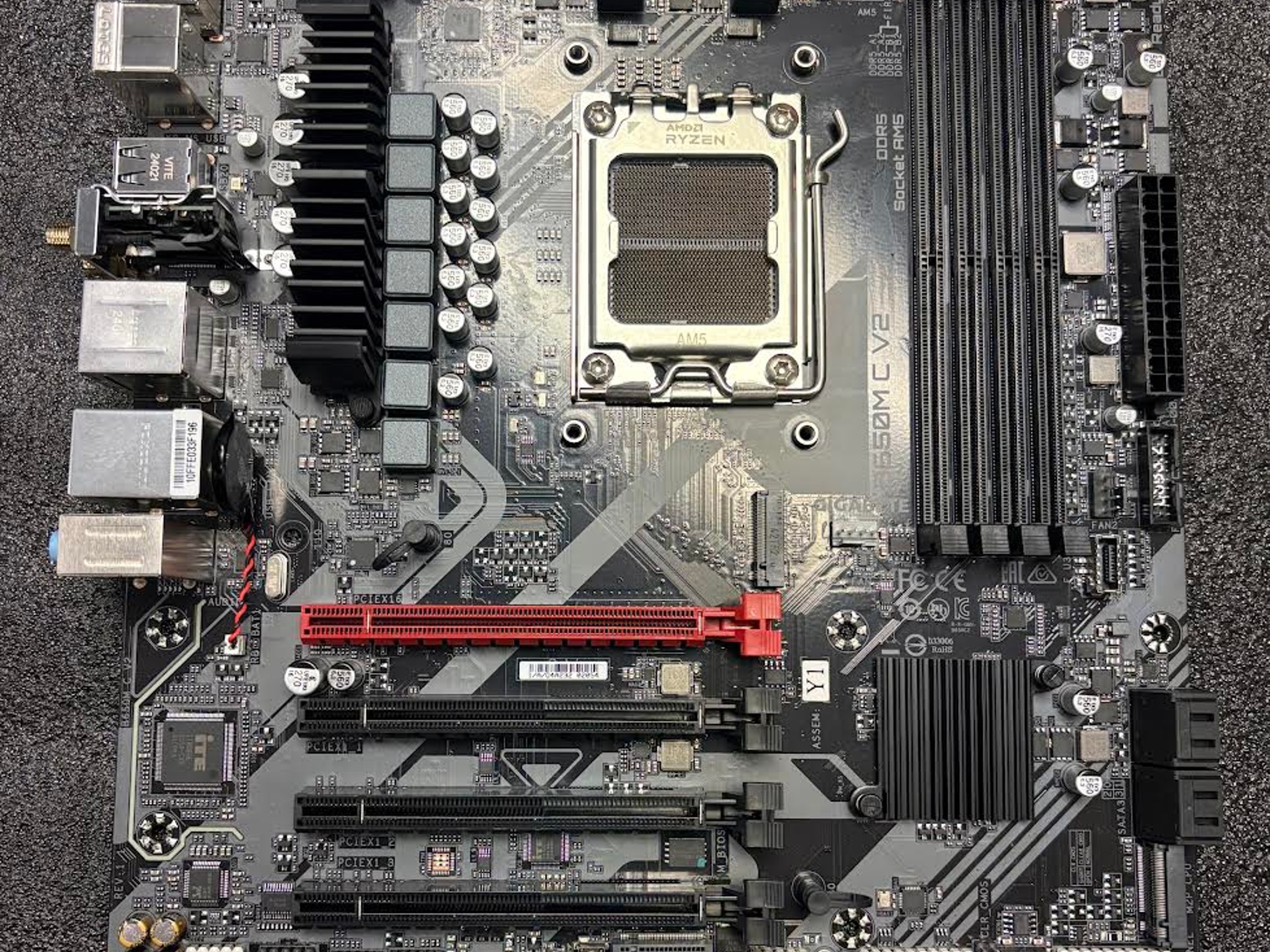 GIGABYTE B650M C V2 AM5 LGA 1718 AMD B650 M-ATX Motherboard-USED