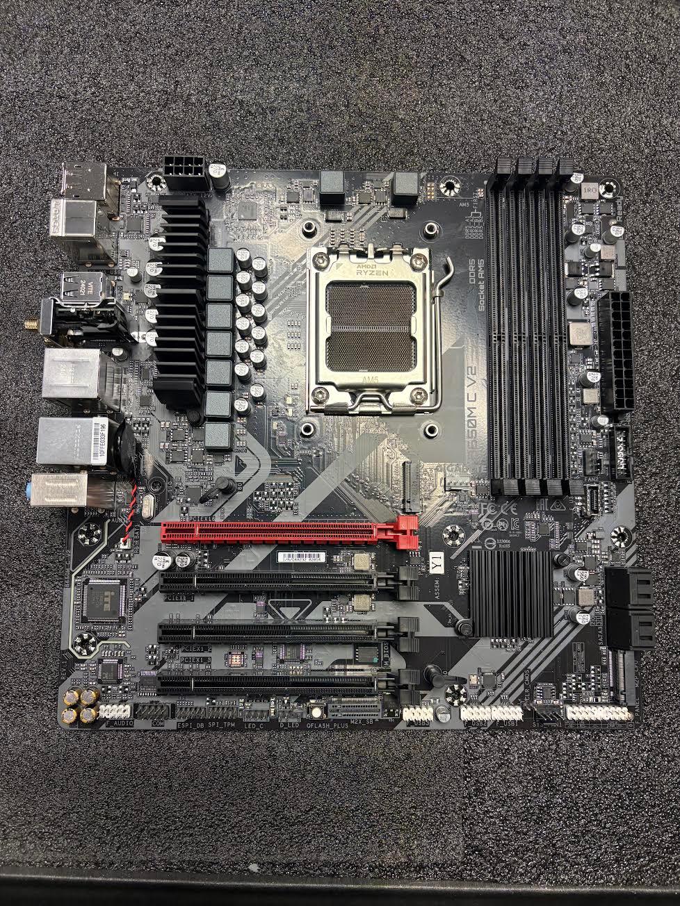 GIGABYTE B650M C V2 AM5 LGA 1718 AMD B650 M-ATX Motherboard-USED