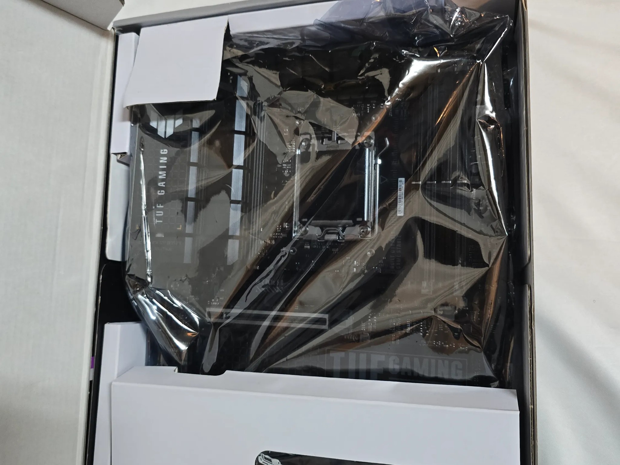 Tuf x670E-plus Wifi