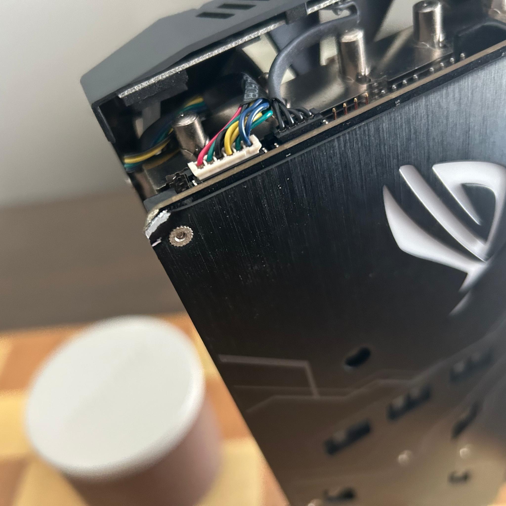 Asus ROG Strix GTX 1080Ti **SLIGHT DAMAGE**