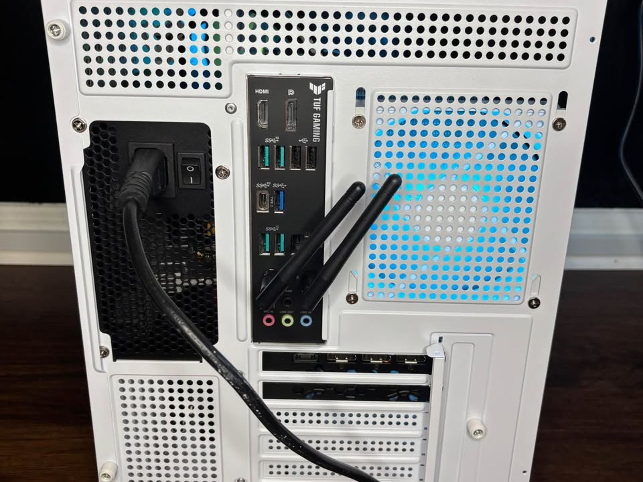 White Gaming PC (RTX 3060 Ti 8GB + Intel Core I5-12600K)