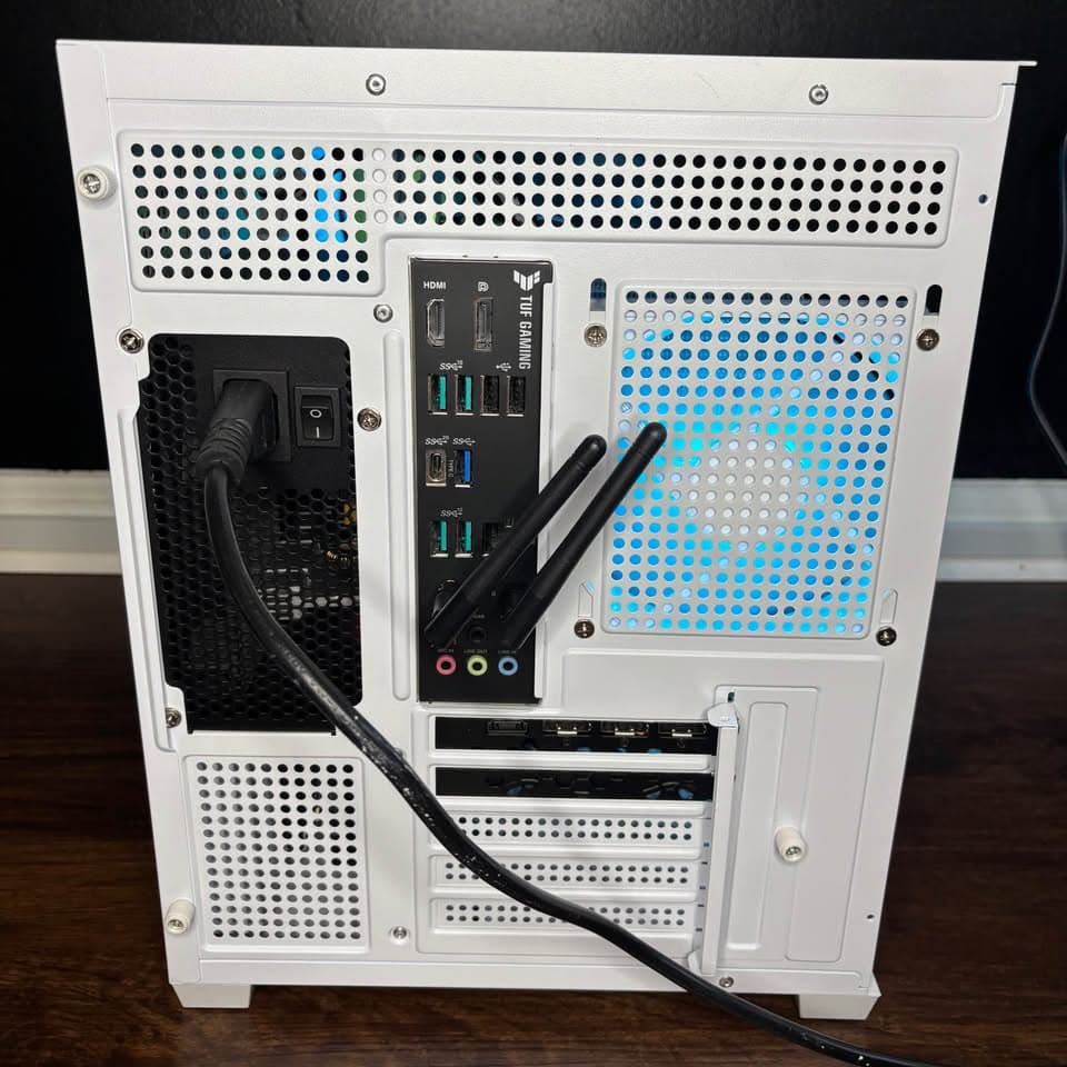 White Gaming PC (RTX 3060 Ti 8GB + Intel Core I5-12600K)