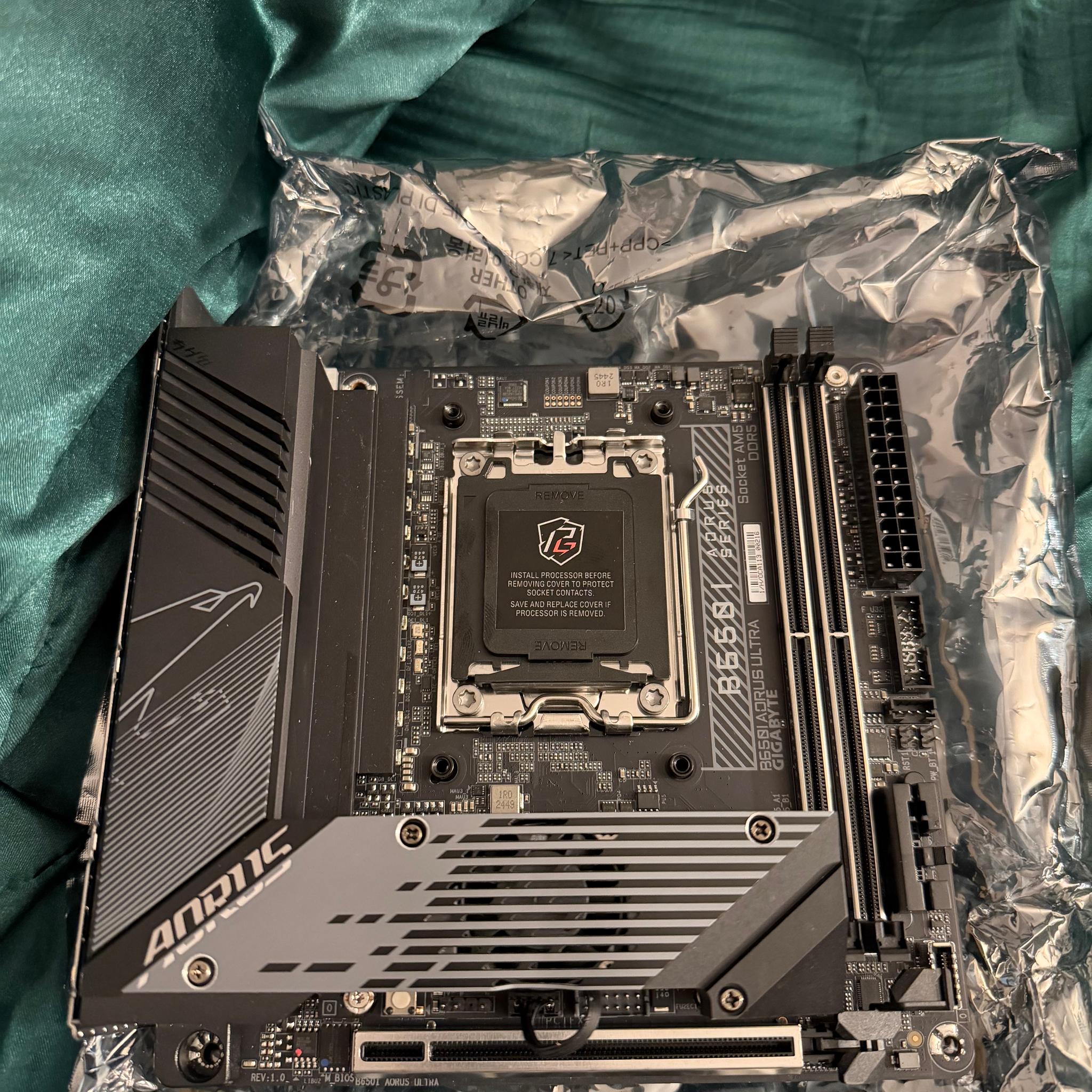 Gigabyte B650I AORUS ULTRA Mini ITX AM5 Motherboard