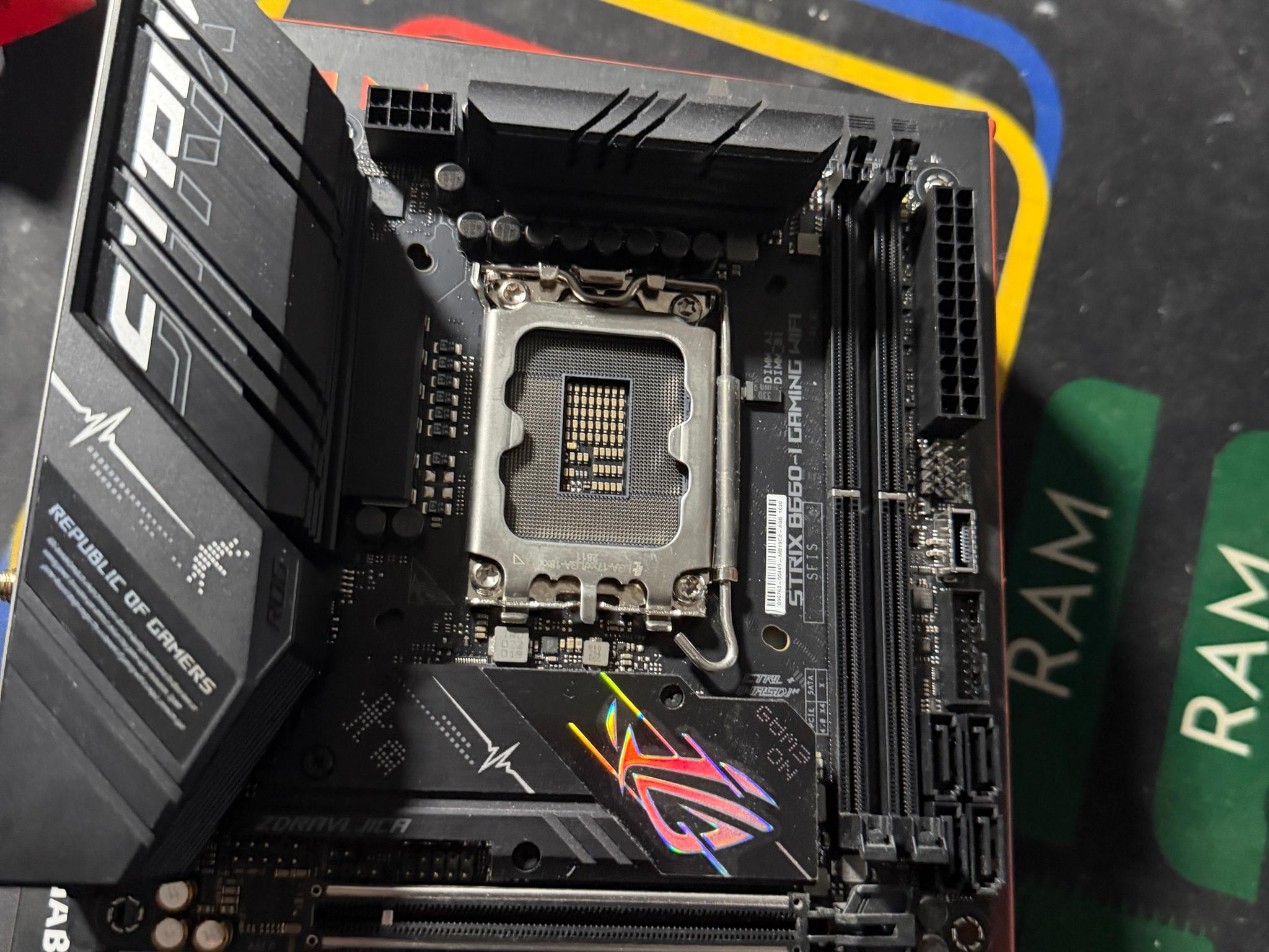 ASUS ROG STRIX B660-A GAMING WIFI D4 - Image 1