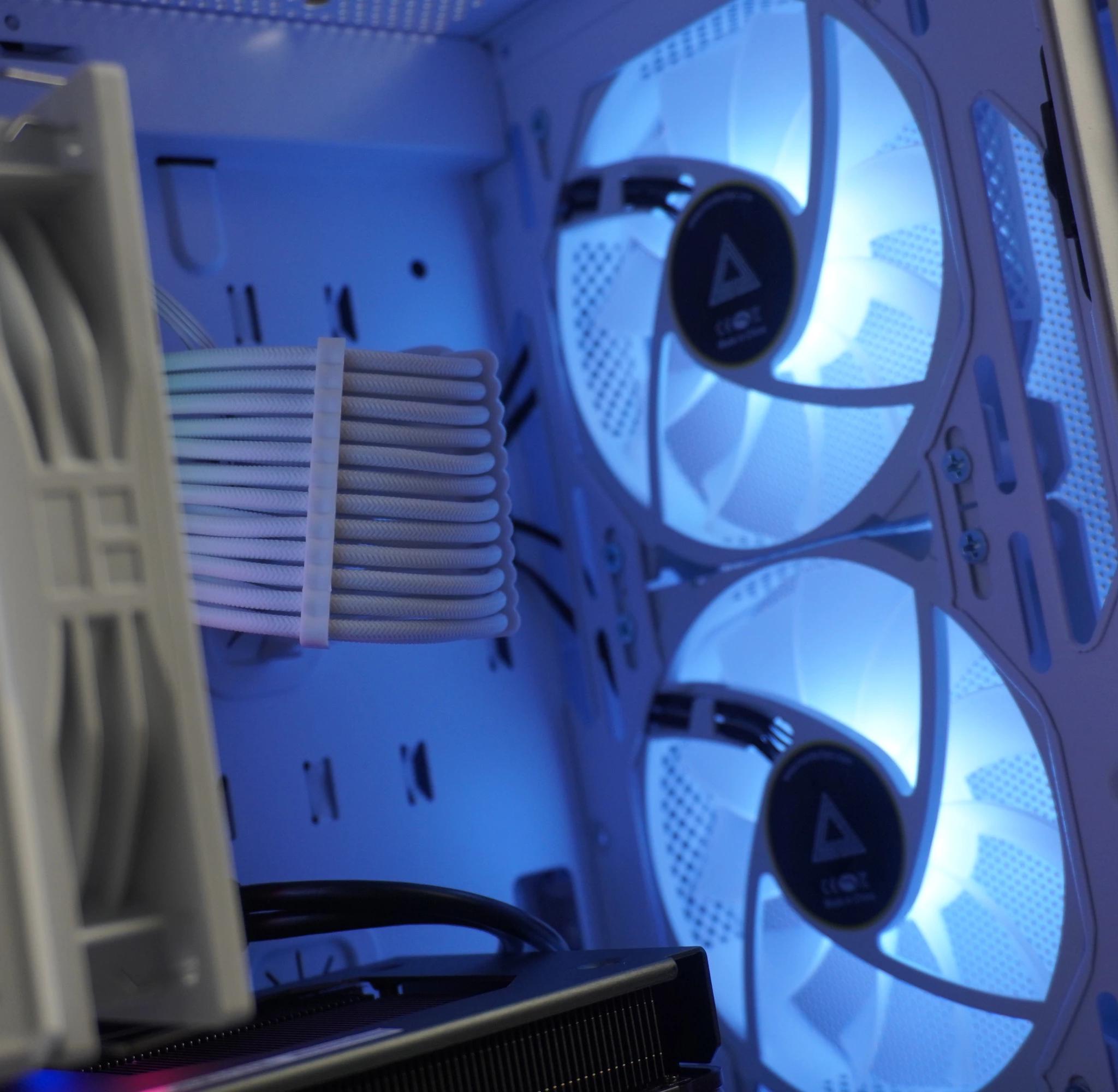 White & Black RTX 4060 Gaming PC