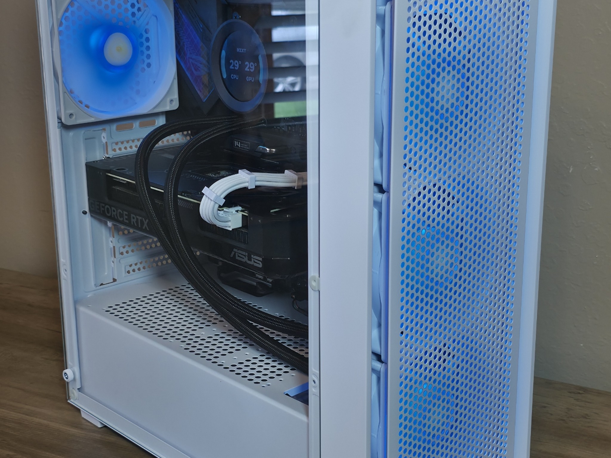 Premium White "Stormtrooper" Gaming PC | Intel i7-13700KF | RTX 4070 12GB | 32GB DDR5