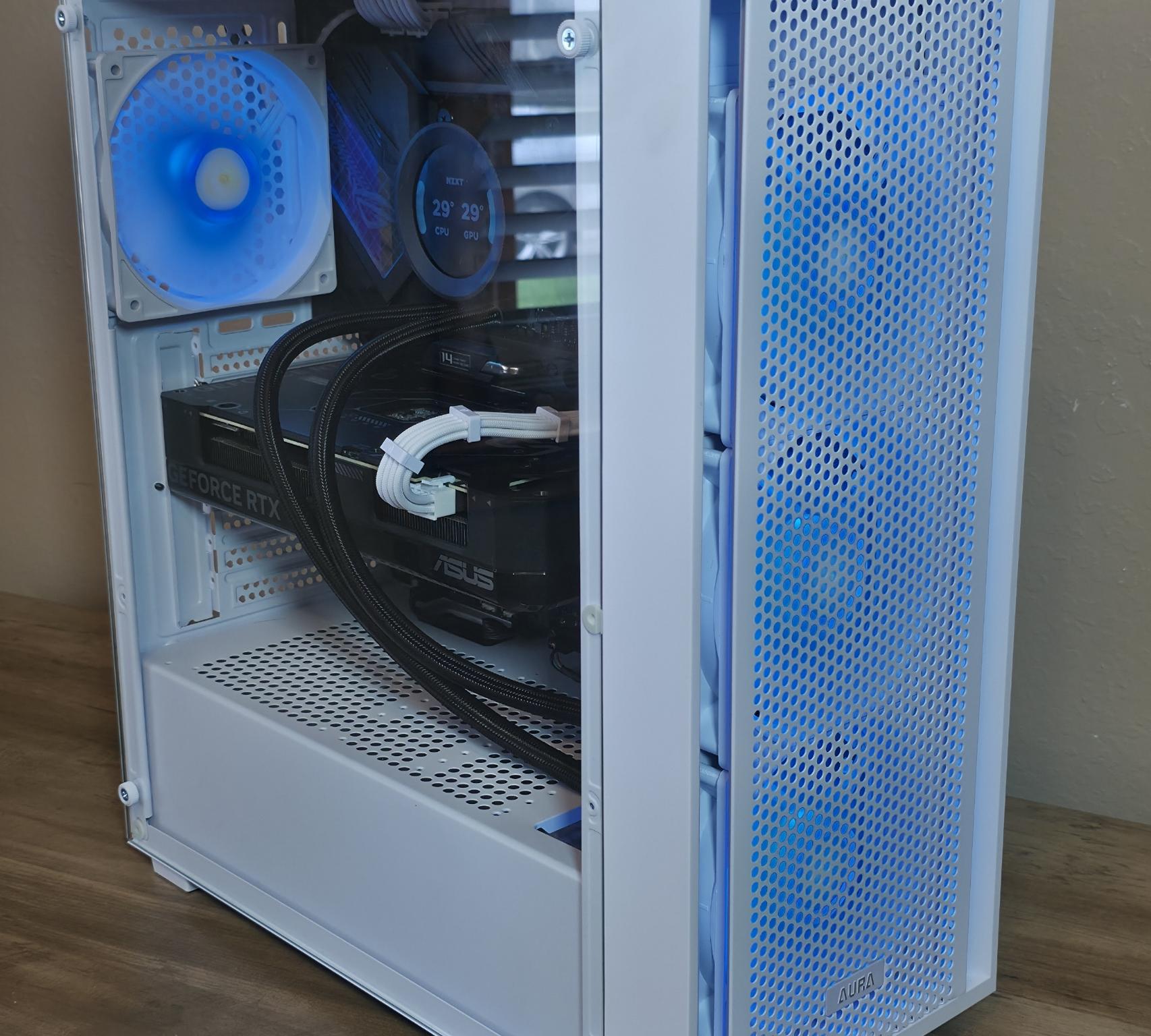 Premium White "Stormtrooper" Gaming PC | Intel i7-13700KF | RTX 4070 12GB | 32GB DDR5