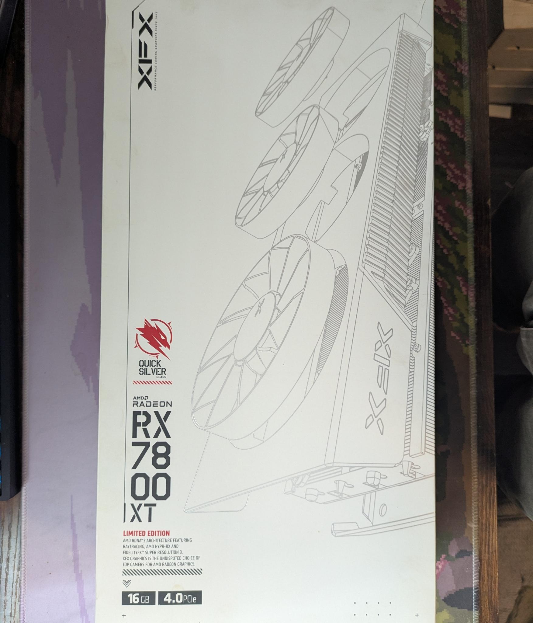 XFX RX 7800XT Quicksilver Magnetic Air White Edition
