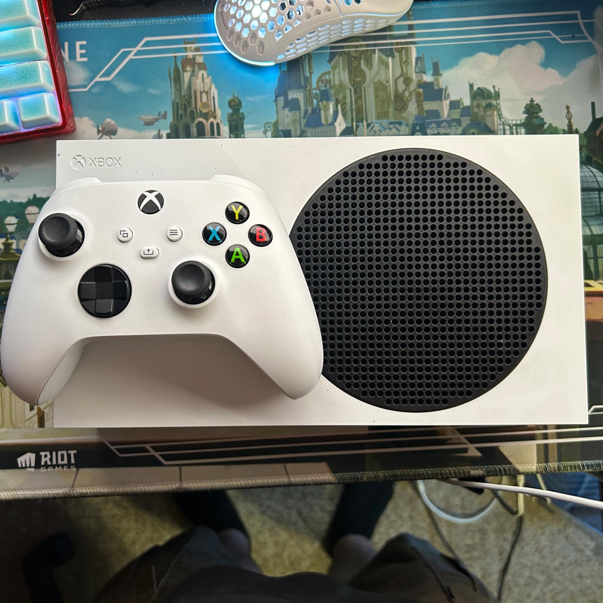 Xbox Series S WITH CONTROLLER + CORD