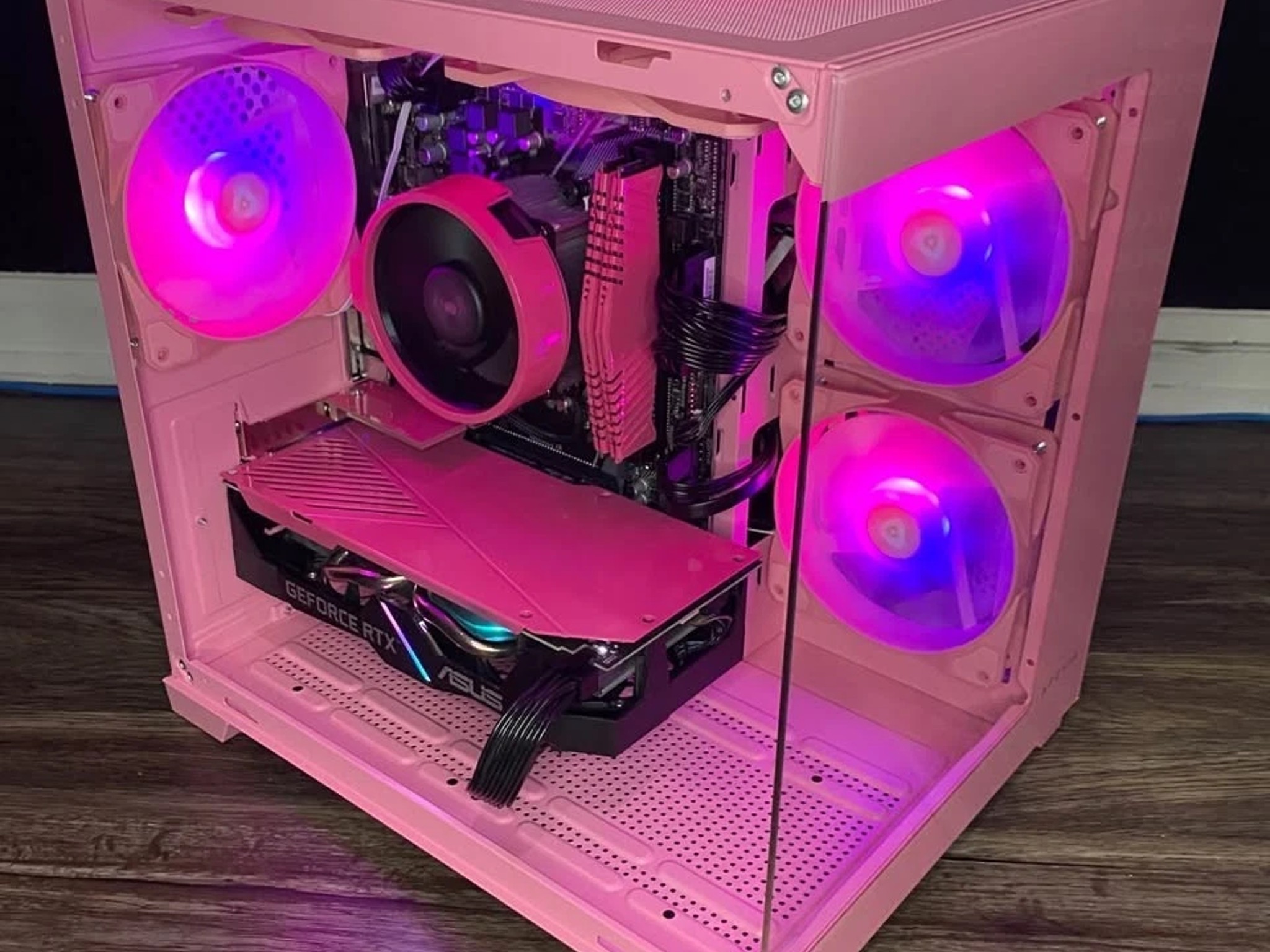 Pink Gaming PC (RTX 2060 6GB + AMD Ryzen 5 3600 + 16GB DDR4 + HDD