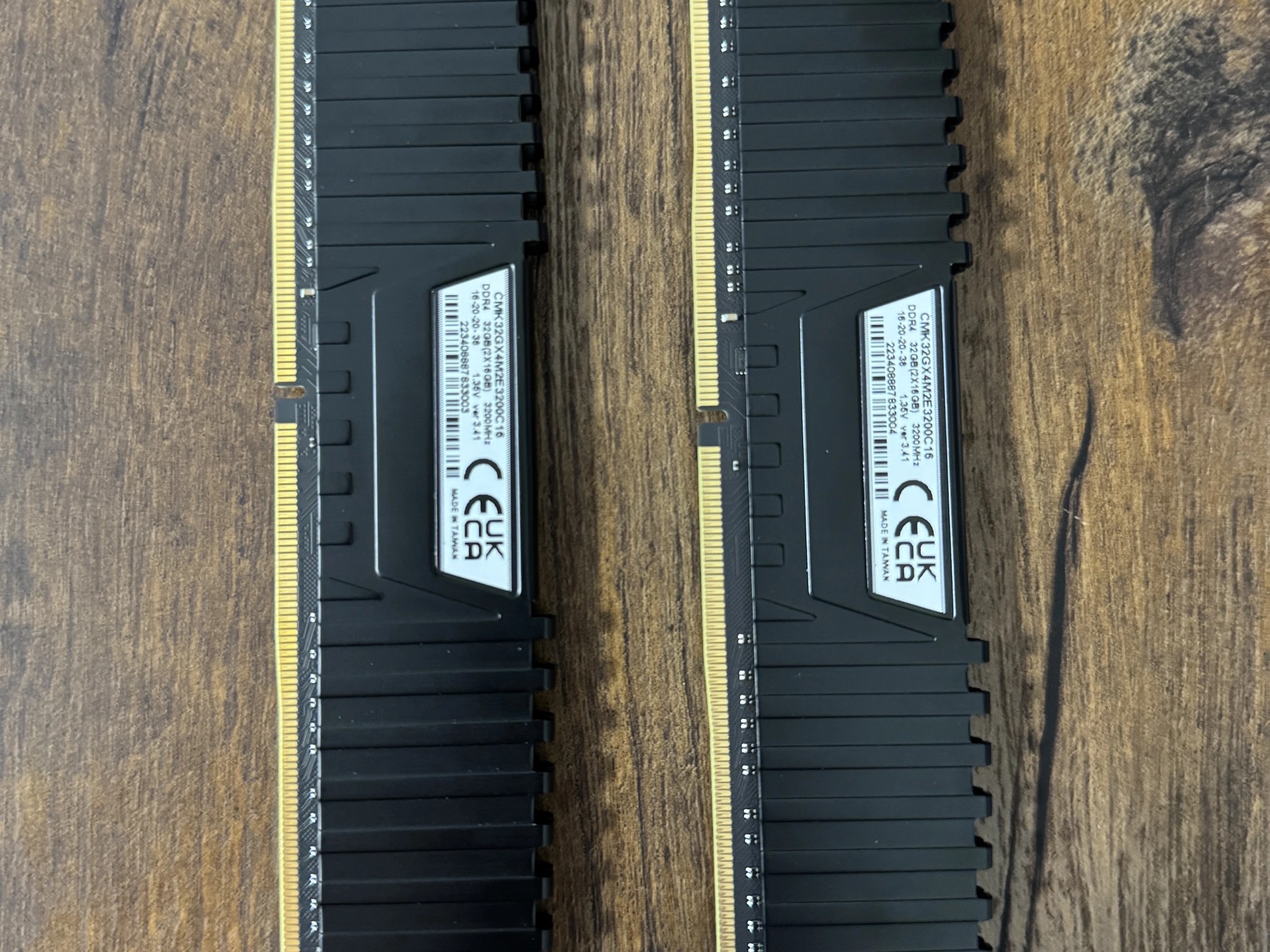 CORSAIR VENGEANCE LPX DDR4 RAM 32GB (2x16GB) 3200MHz (CMK32GX4M2E3200C16)