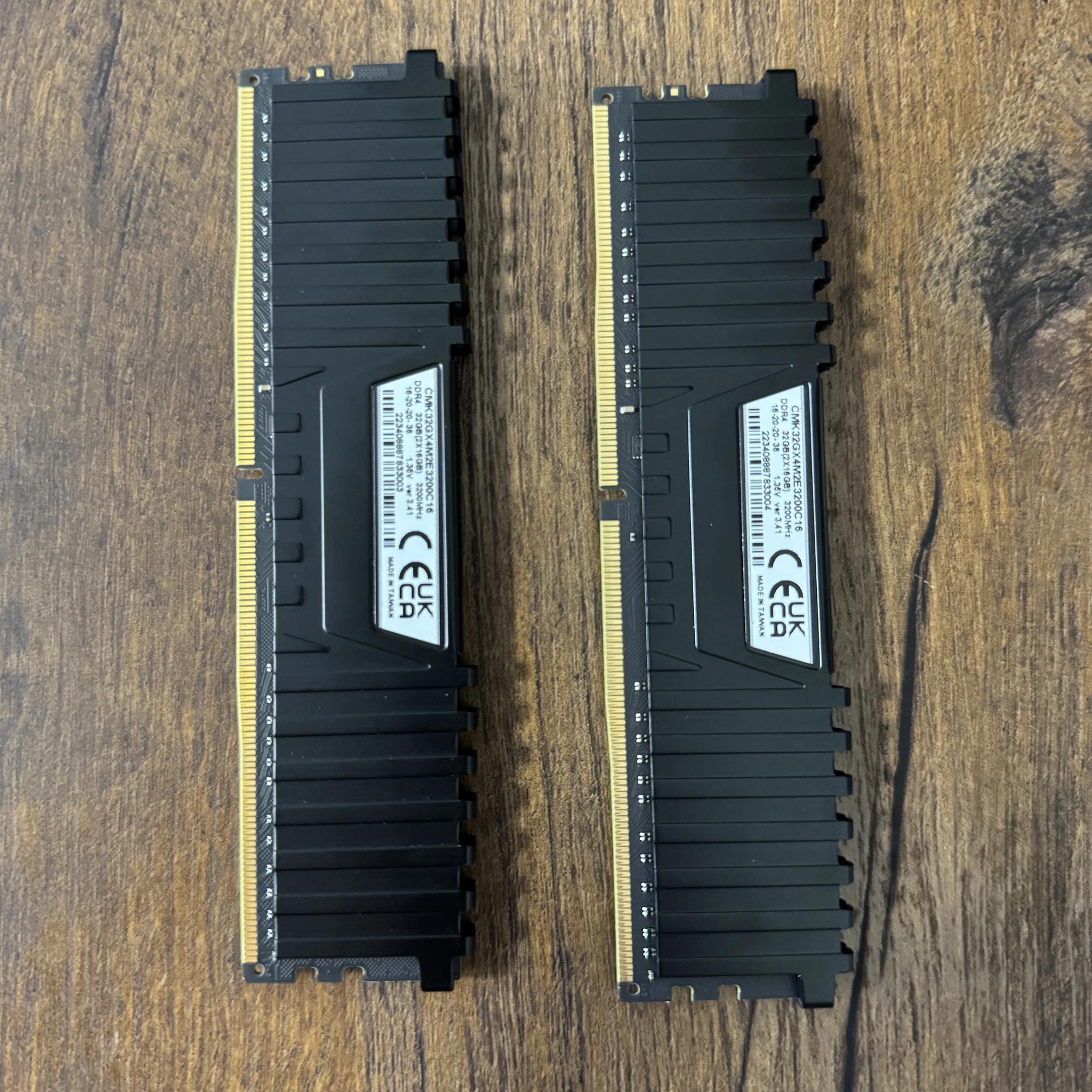 CORSAIR VENGEANCE LPX DDR4 RAM 32GB (2x16GB) 3200MHz (CMK32GX4M2E3200C16)