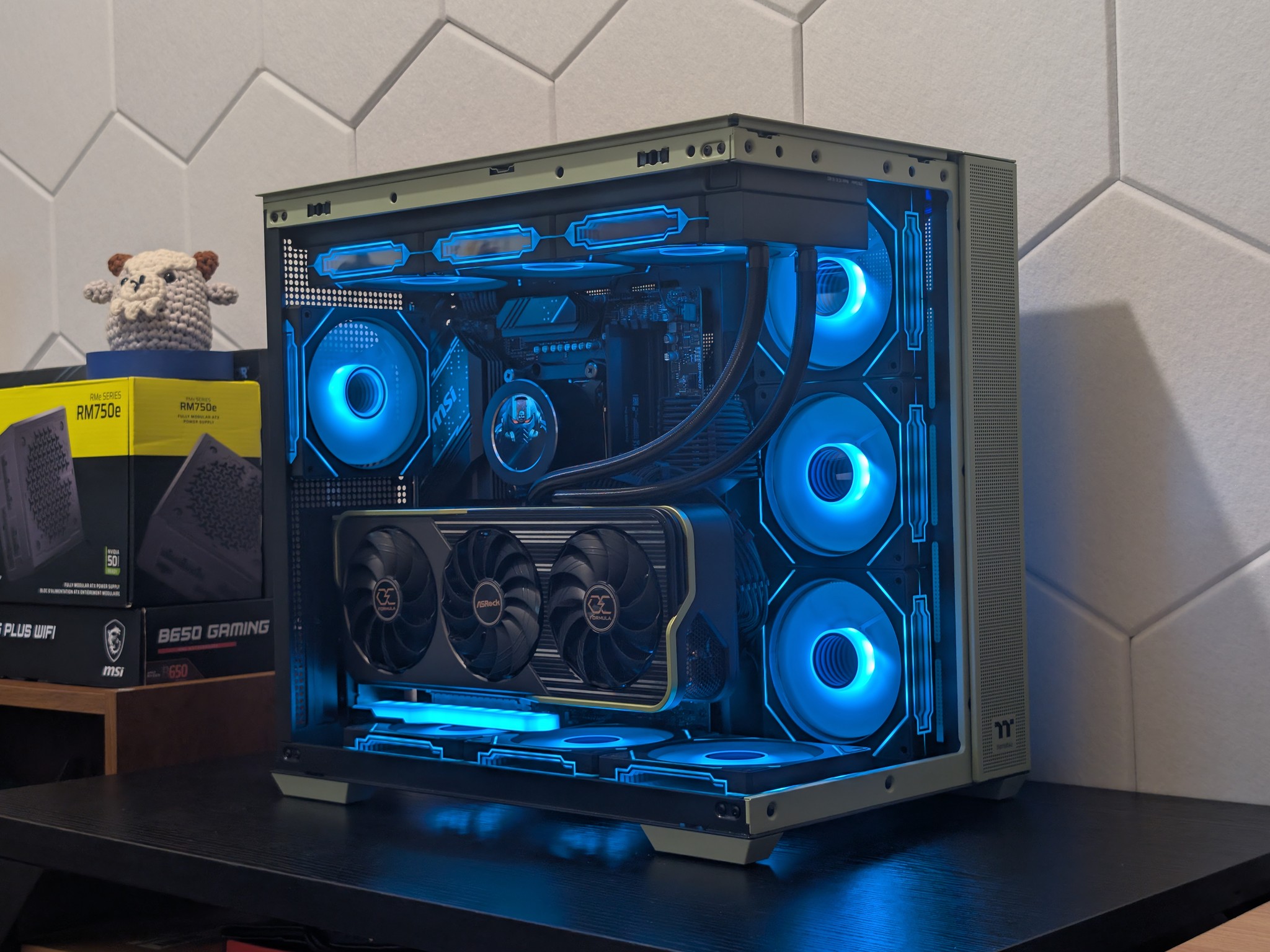 🍵🍏 1440p Gaming Beast | RX 6950XT | Ryzen 7 7700X | 2TB SSD | 32GB RAM | WiFi 6 & Bluetooth 🍵🍏