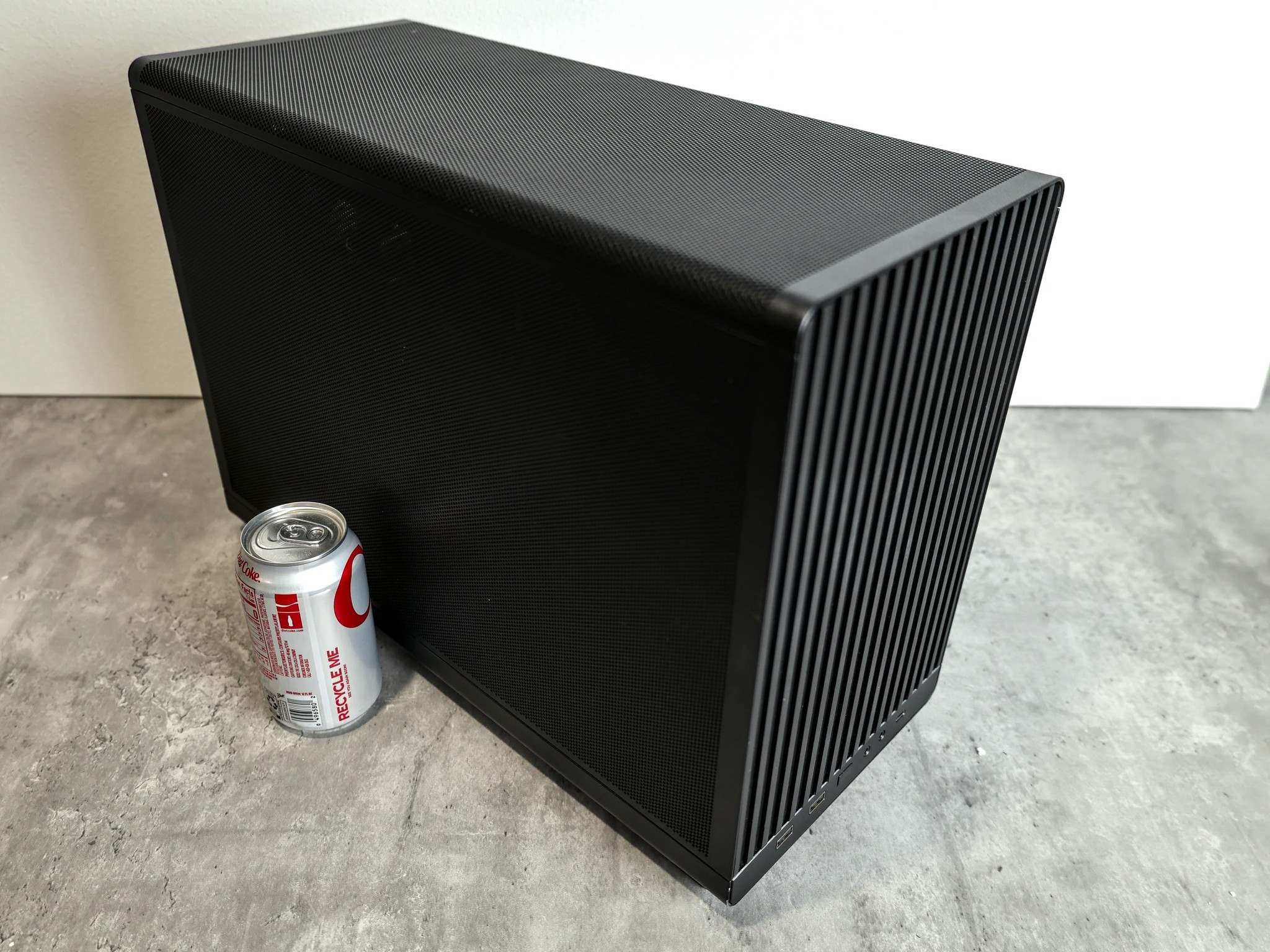 High-Performance Compact 1080p / 1440p Gaming PC