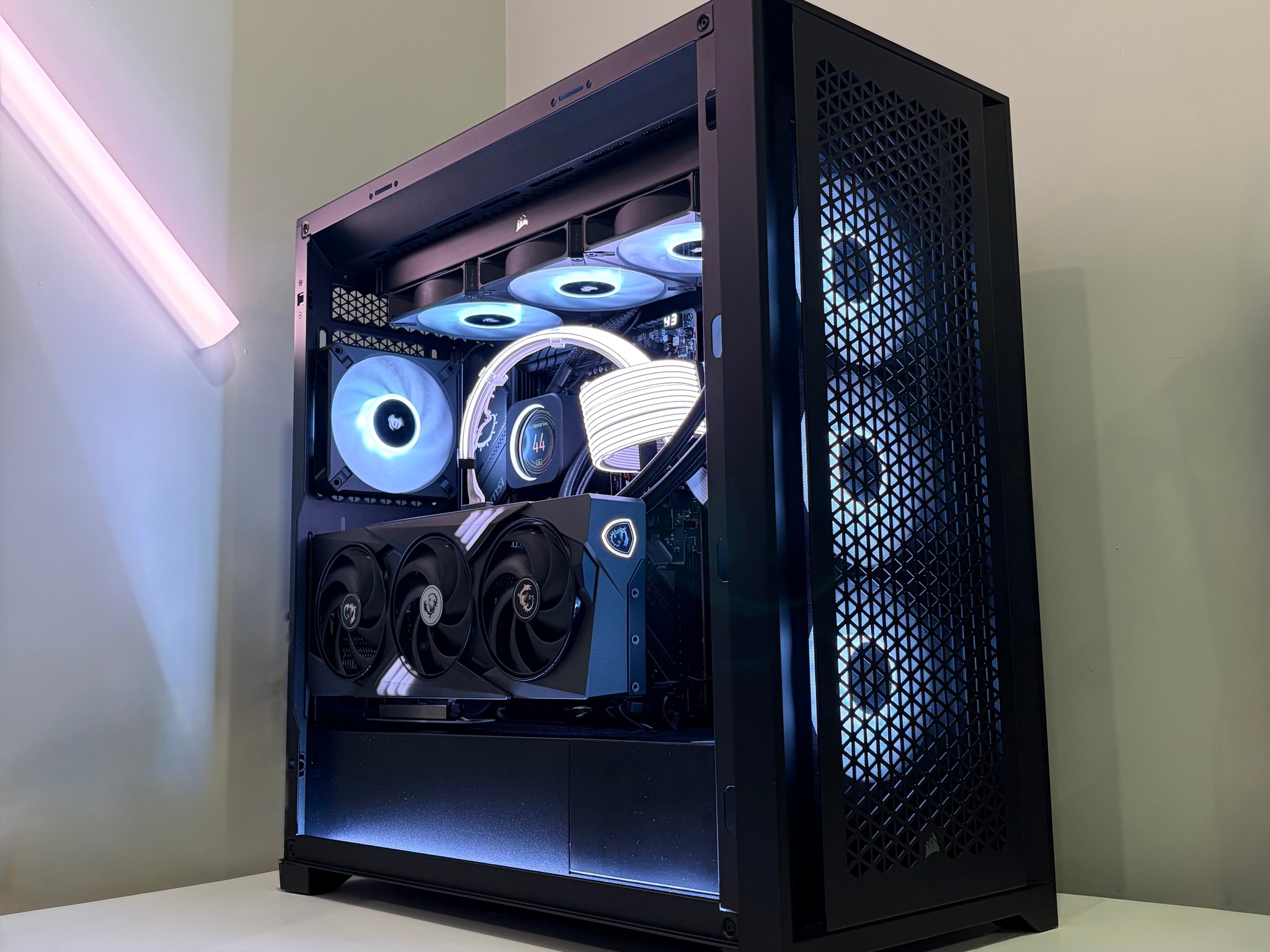 RTX 5070 Ti | Ryzen 7 9800X3D | 32GB DDR5 RAM | 2TB SSD | Gaming PC