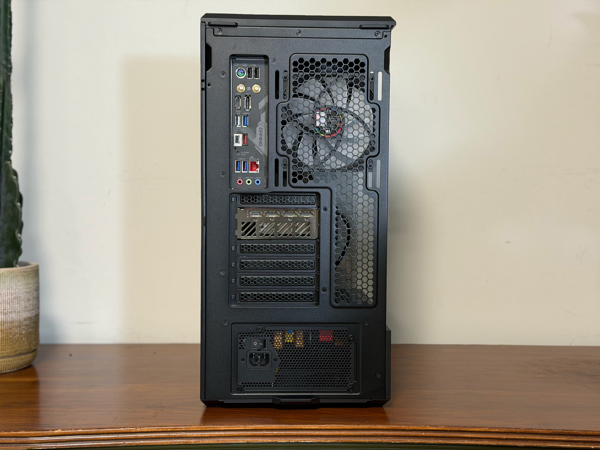 RTX 4070 | Ryzen 5 7600X | 32GB DDR5-6000 | B650 | 2TB SSD | 750W PSU