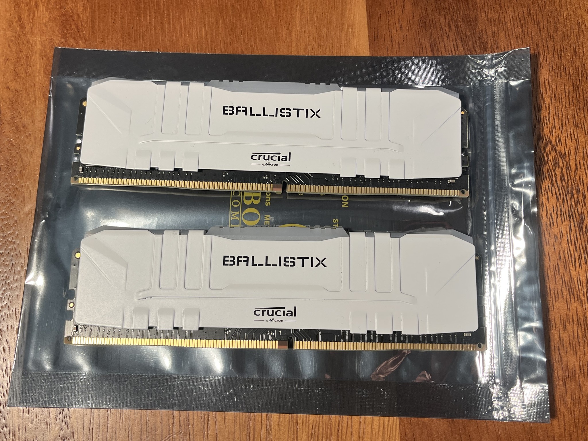Crucial Ballistix RGB 16GB (2x8GB) RAM DDR4 3600MHz BL8G36C16U4WL.M8FE1