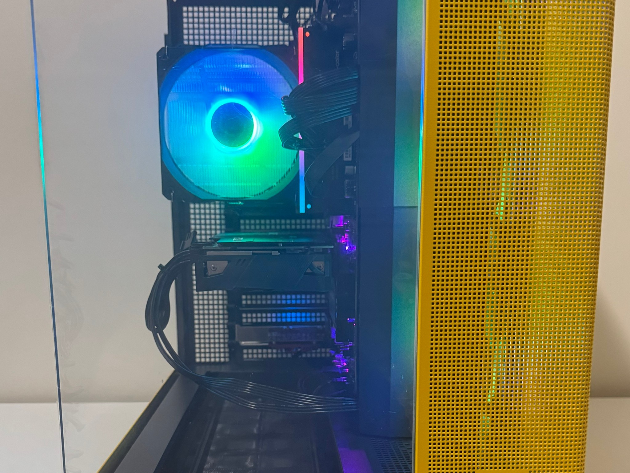 BUMBLEBEE Ryzen 5 32GB RAM 1TB SSD GeForce RTX 2070 MSI MAG B550 Tomahawk Thermaltake View 380 XL