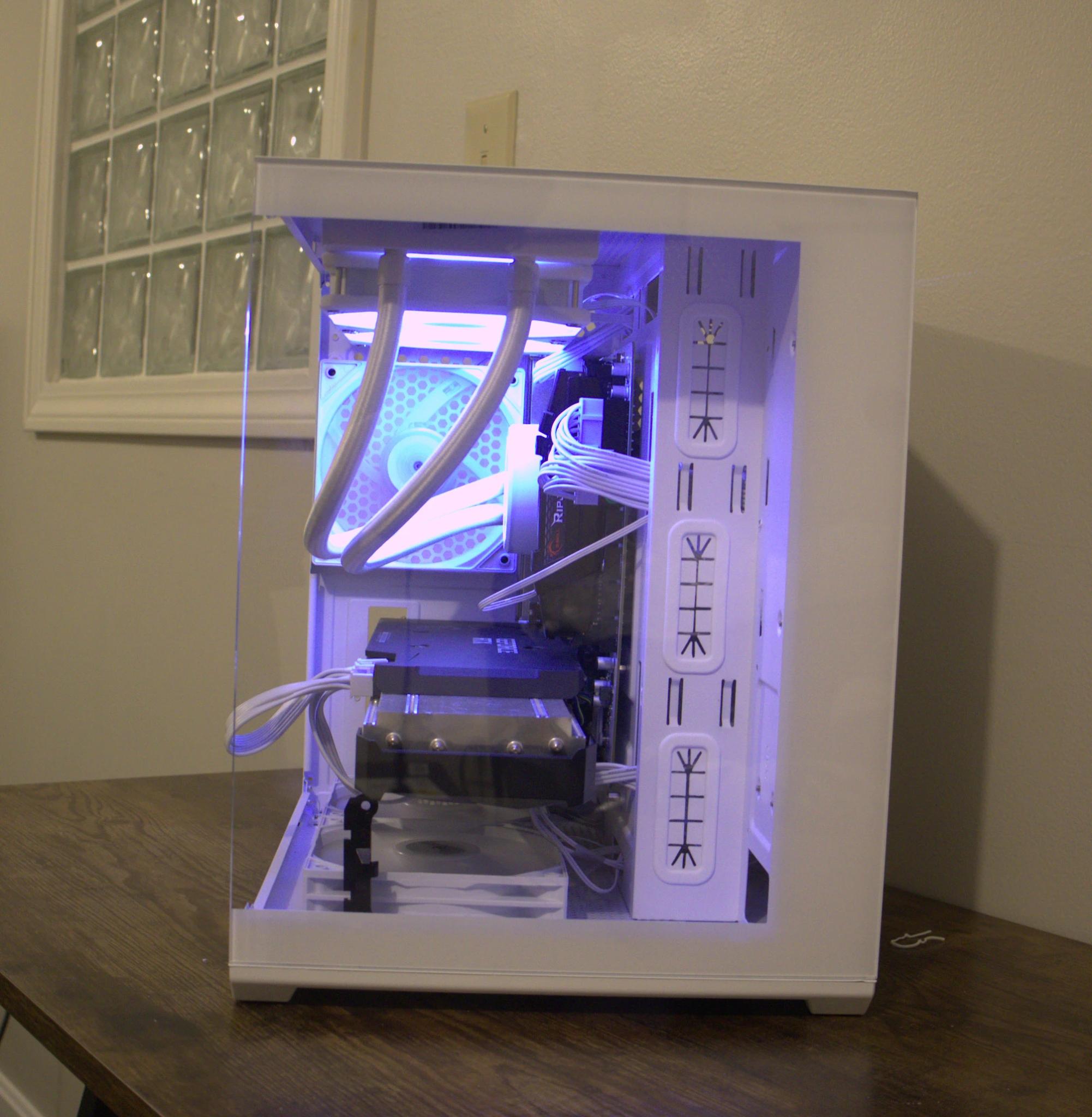 WHITE GAMING PC | RTX 3070 8gb | Ryzen 5 5600gt | 32 gb DDR4 Ram | 2 tb NVME SSD | Windows 11 + WIFI
