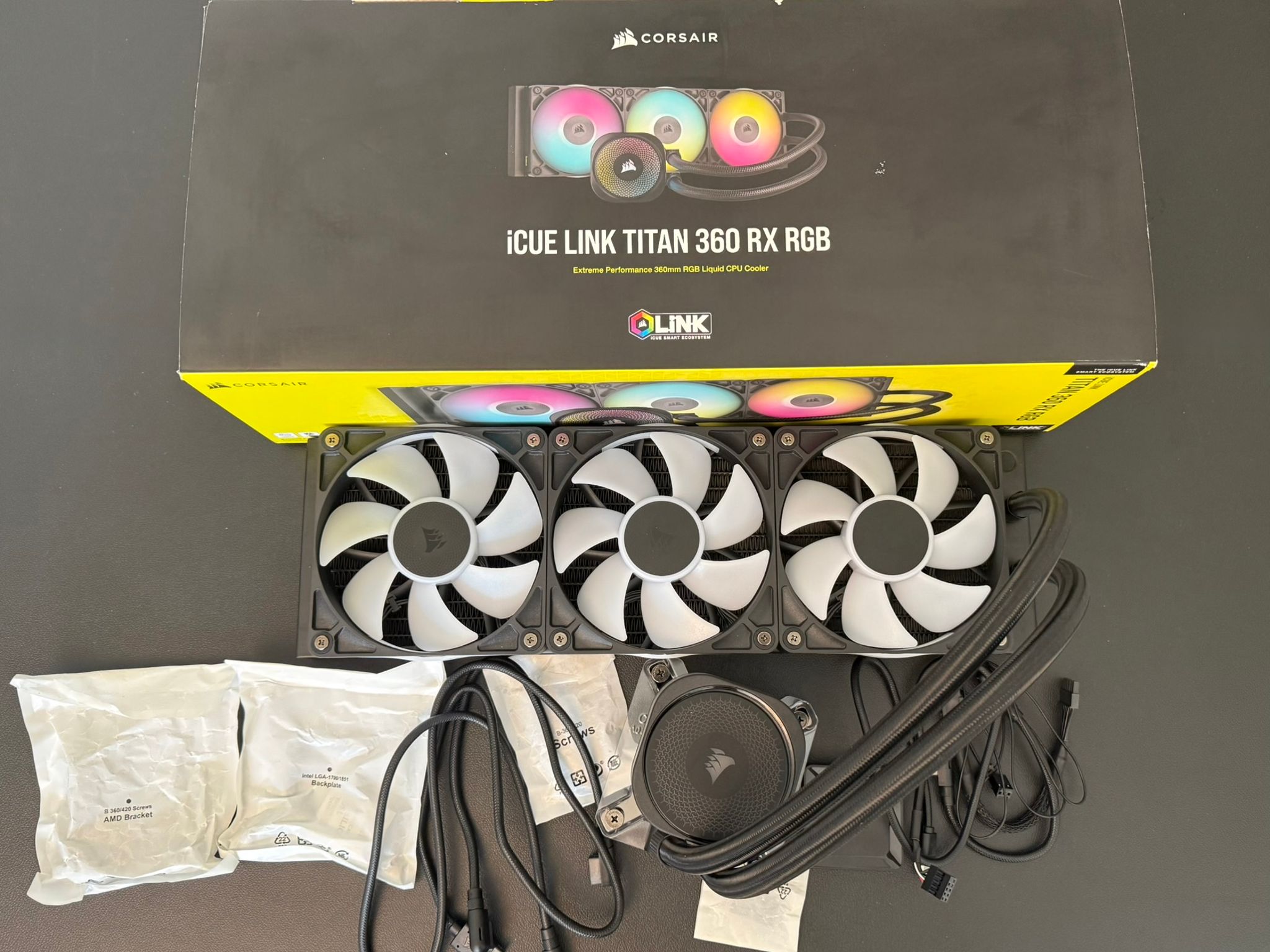 CORSAIR iCUE LINK TITAN RX 360 RGB AIO | Complete Kit | Box + Accessories