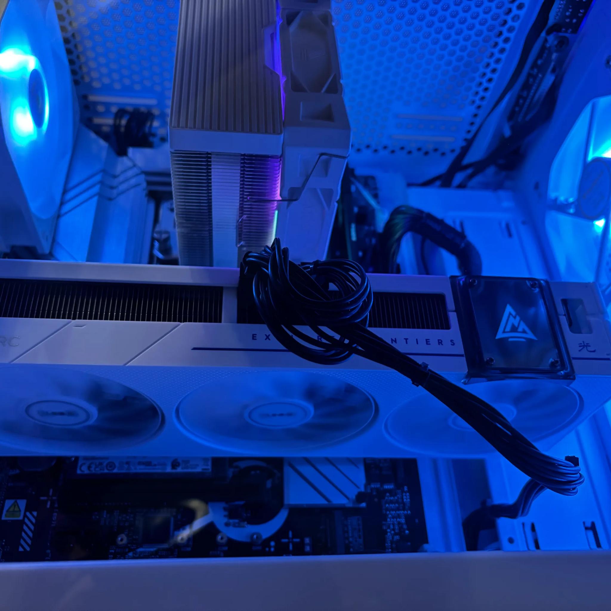 WHITEOUT 1440P GAMING PC! Intel Arc B580 12GB + i5-14600k + 32GB DDR5 RAM