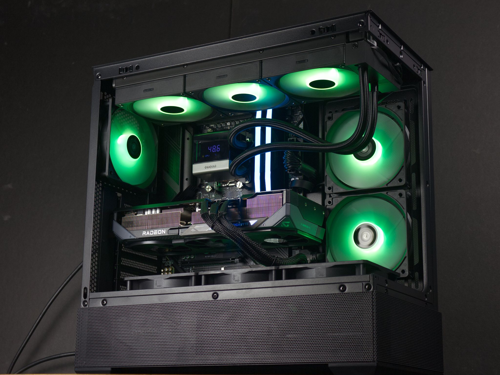 ☢️Gamma Reactor☢️ R7 7700X | RX 9070 XT | 32GB DDR5 | 2TB NVME | Gaming PC