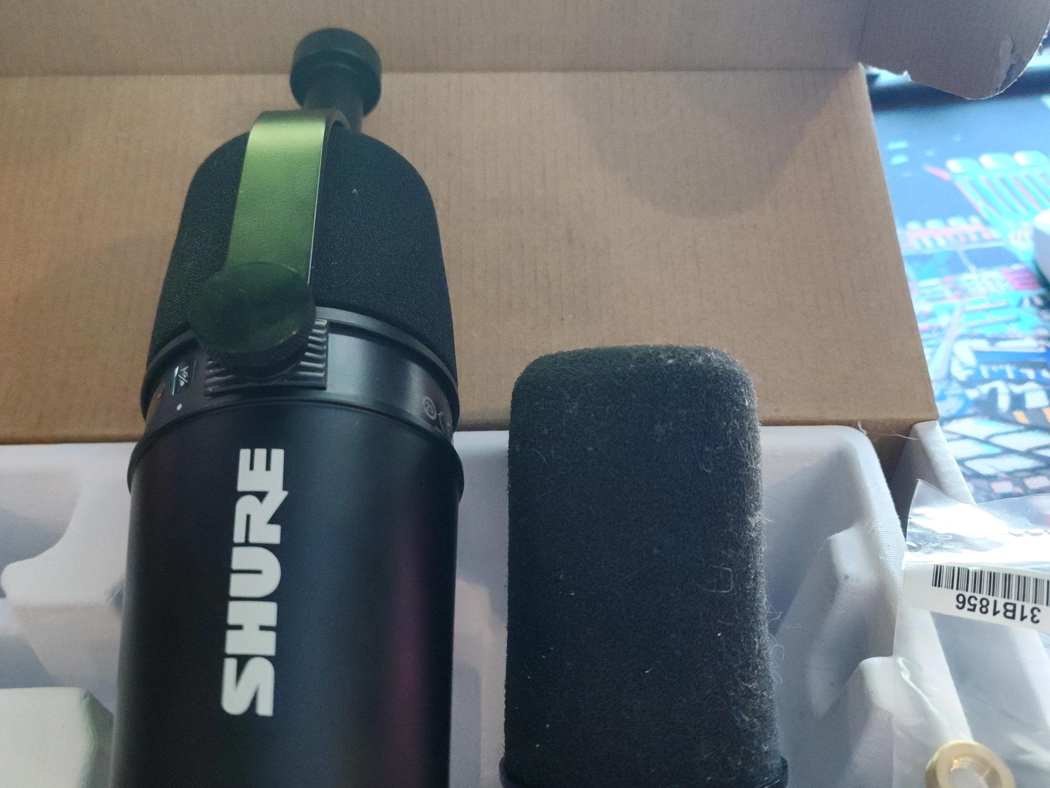 SHURE MV7 Dynamic Microphone; USED w/ Pop Filter