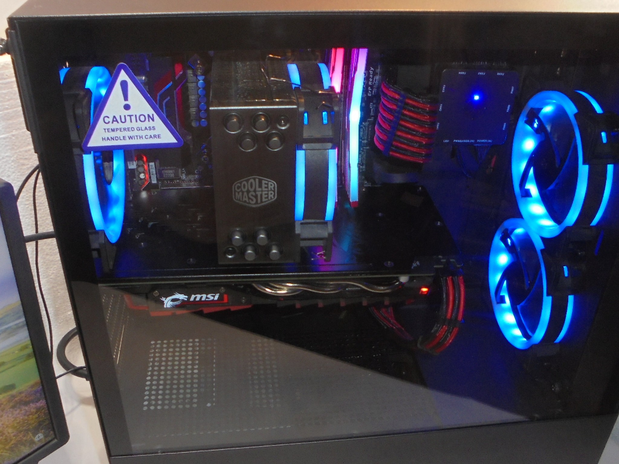 NZXT/GIGABYTE/I7-6700K/16GB RGB RAM/MSI GTX 1060 6GB/COOLER MASTER/CORSAIR/WIN10