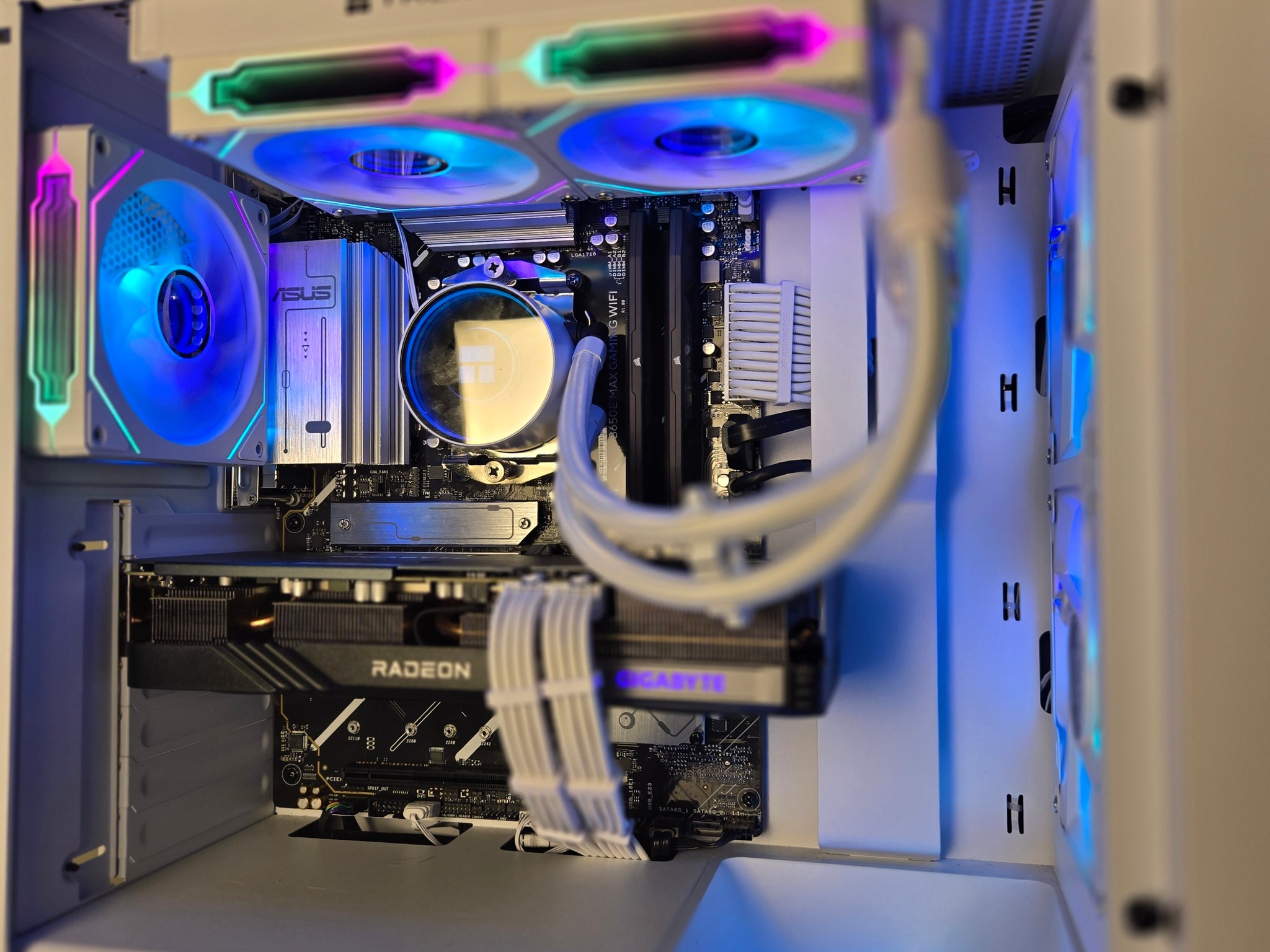 RX 7600 XT 16gb | Ryzen 5 7600X | 32gb DDR5 | 1tb Storage