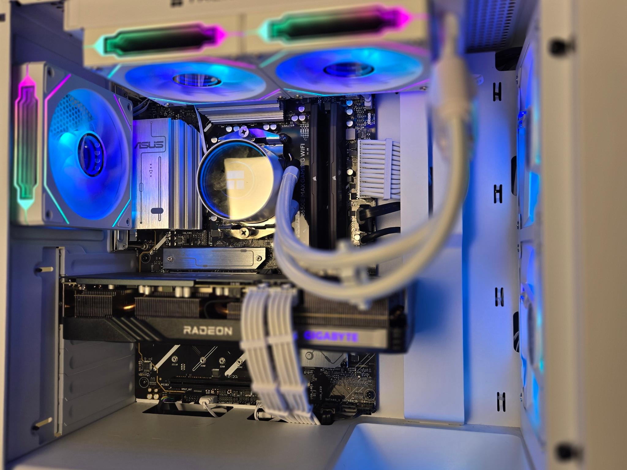 RX 7600 XT 16gb Vram | Ryzen 5 7600X | 32gb DDR5 | 1tb Storage