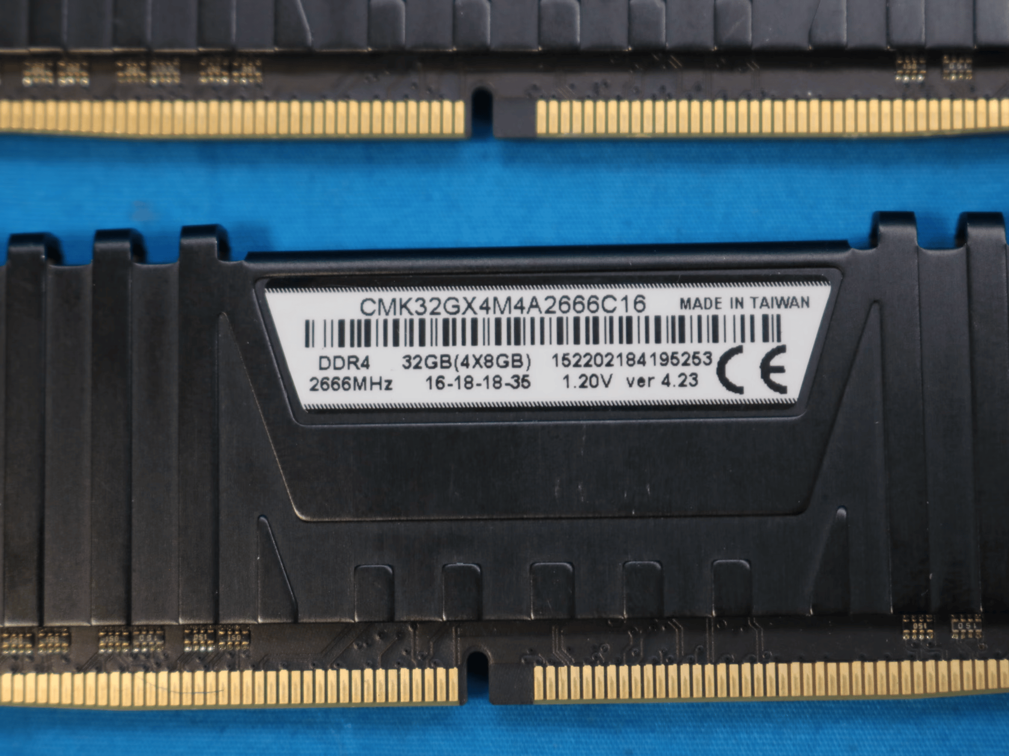 Corsair Vengeance LPX 32GB (4x8GB) DDR4 2666MHz CL16 1.20V Desktop RAM CMK32GX4M4A2666C16 ver. 4.23