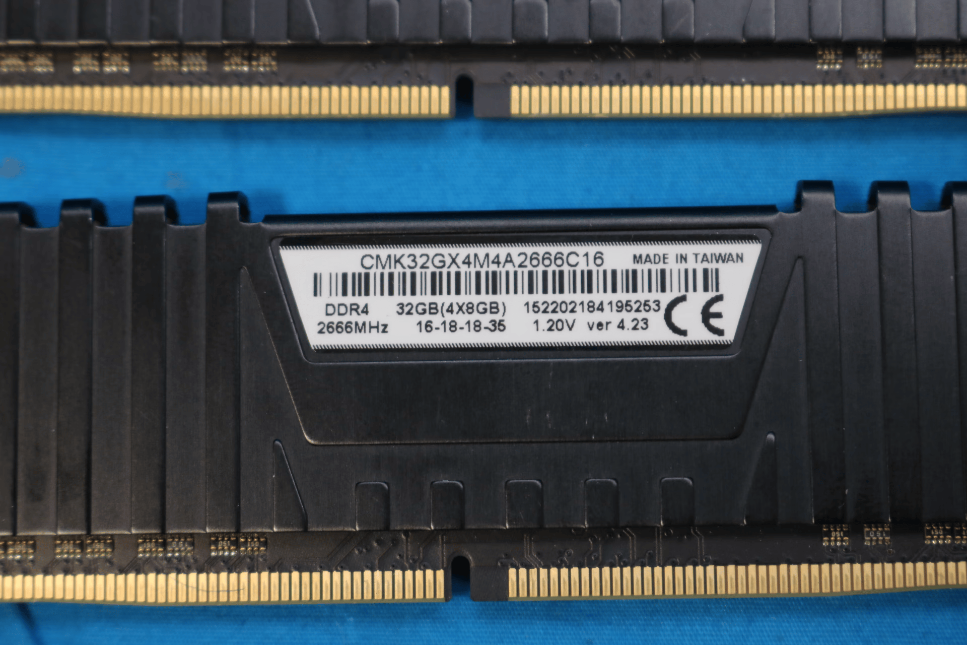 Corsair Vengeance LPX 32GB (4x8GB) DDR4 2666MHz CL16 1.20V Desktop RAM CMK32GX4M4A2666C16 ver. 4.23