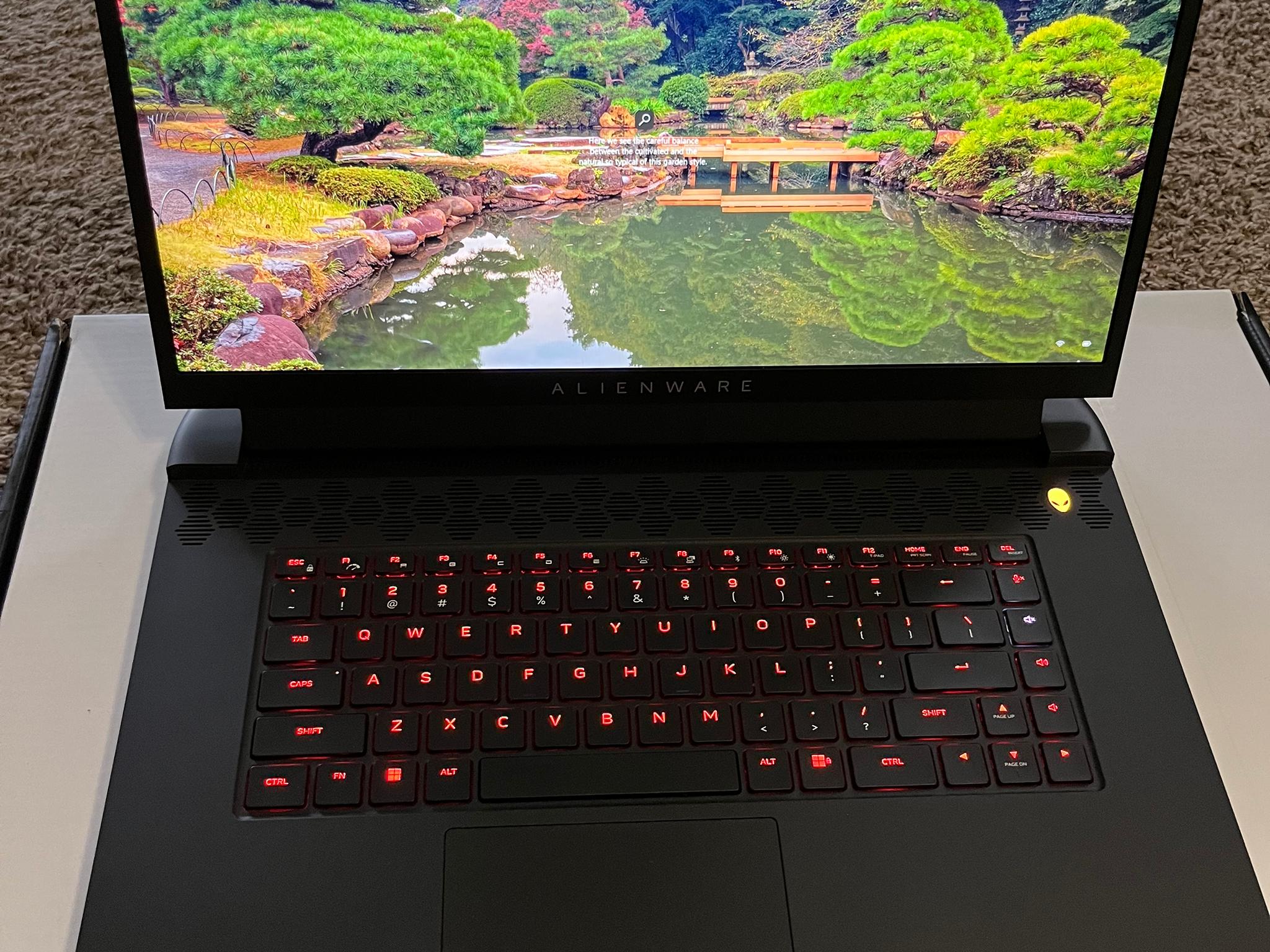 Alienware M17 R5 Ryzen 7 6800H rx6700m 1080p 165hz
