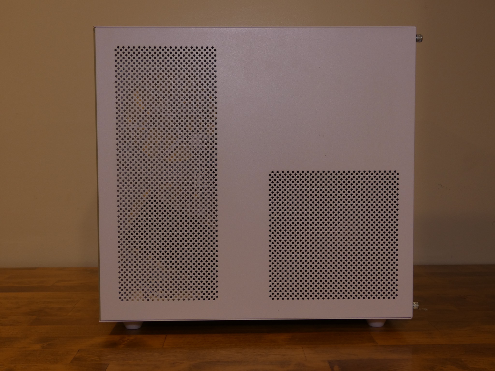 Custom All White Gaming PC | RX 580 8GB | Xeon 12-Core | 32GB RAM | 1TB NVMe SSD | RGB