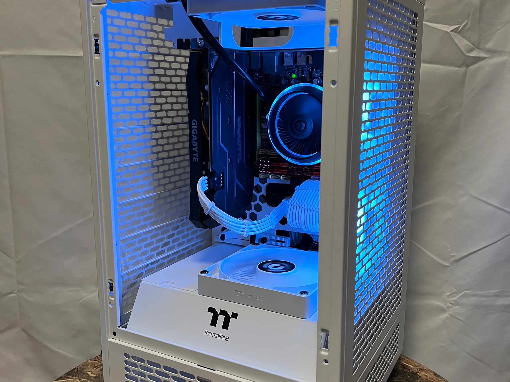 🧊Ice Tower🧊 | Mini PC | GTX 1660TI | Intel Xeon (= Core i7 4770K) | 16GB RAM | 1TB SSD