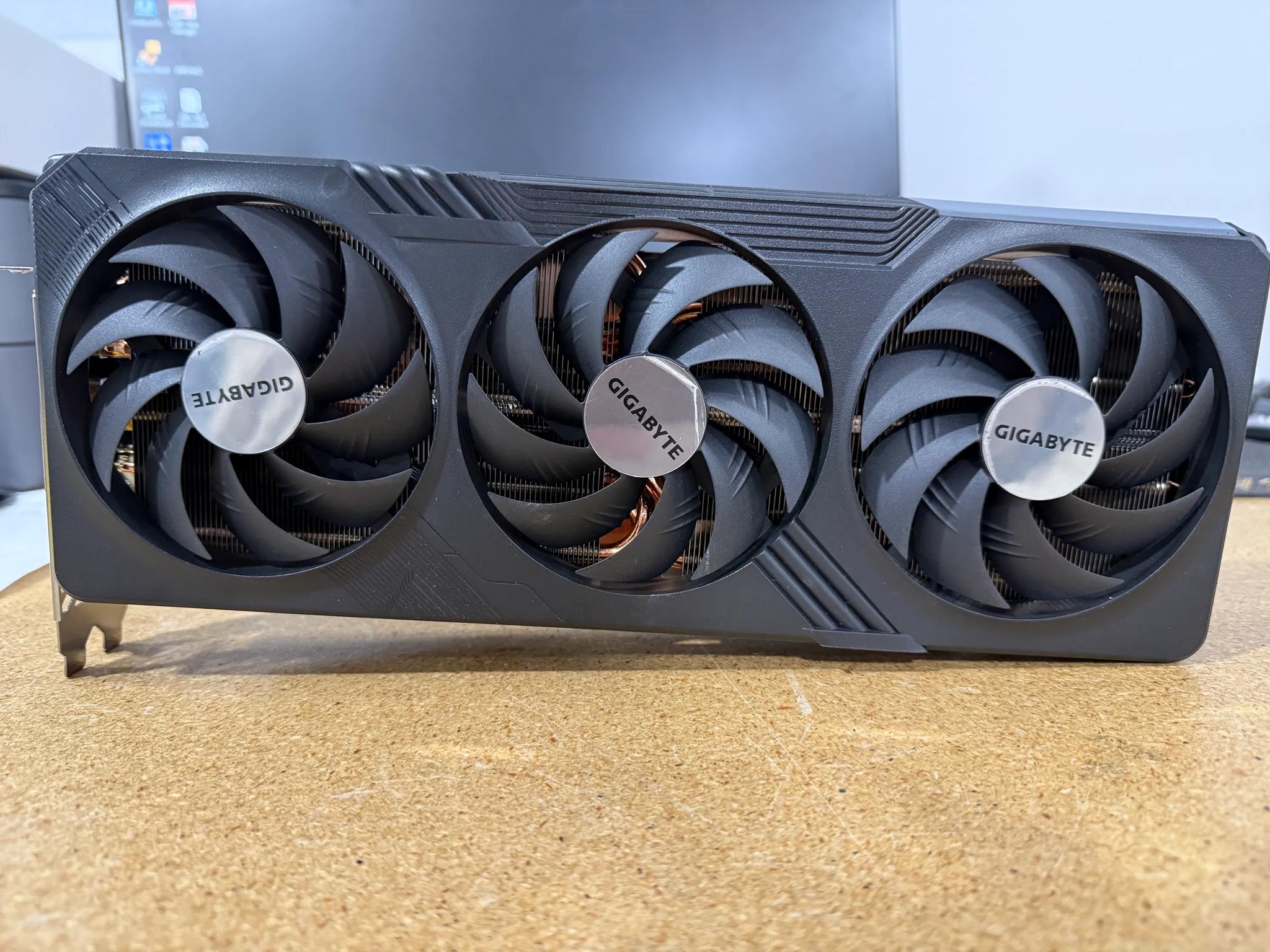 GIGABYTE Radeon RX 7900 XTX Gaming OC 24G Graphics Card