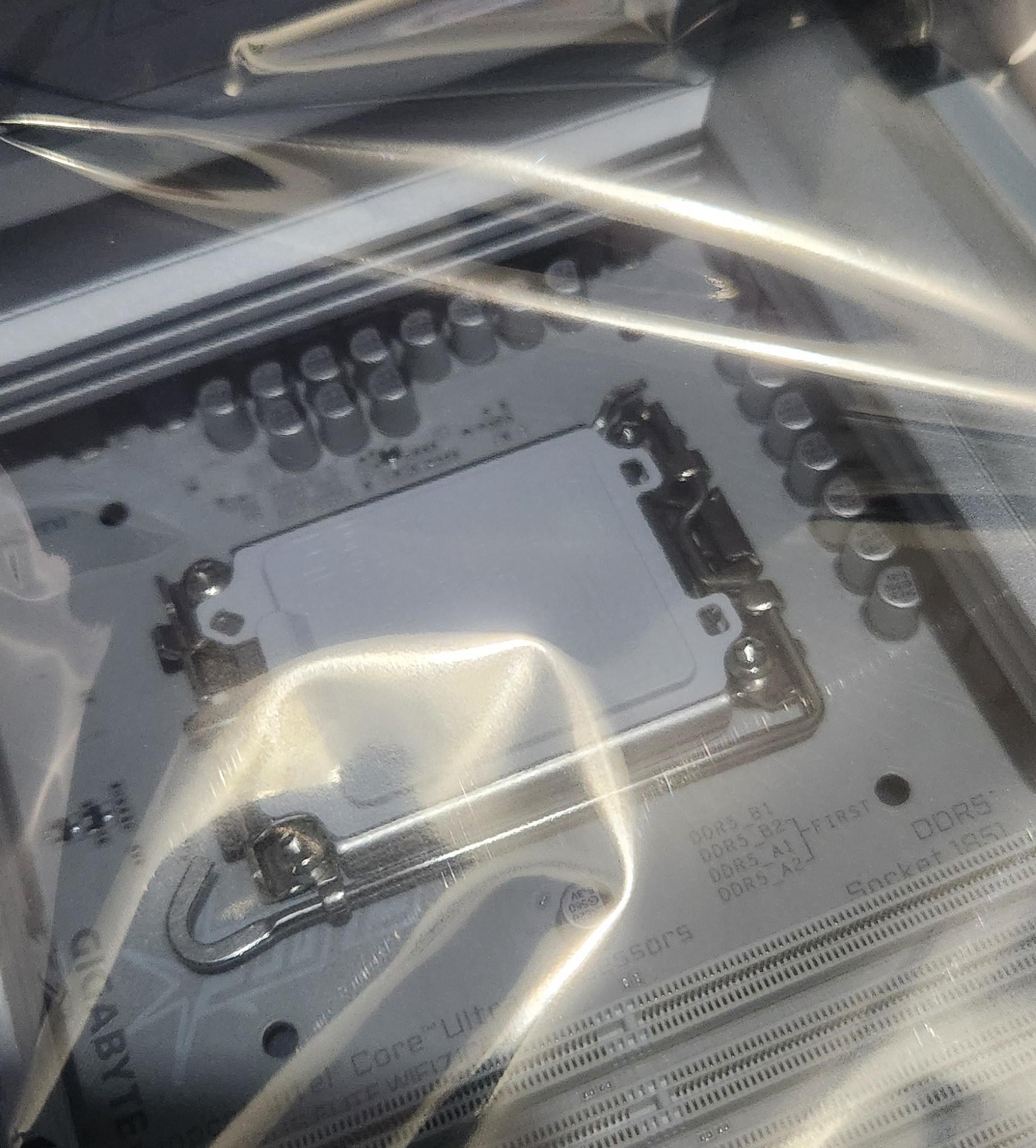 Gigabyte Z890 AORUS ELITE WIFI7 ICE