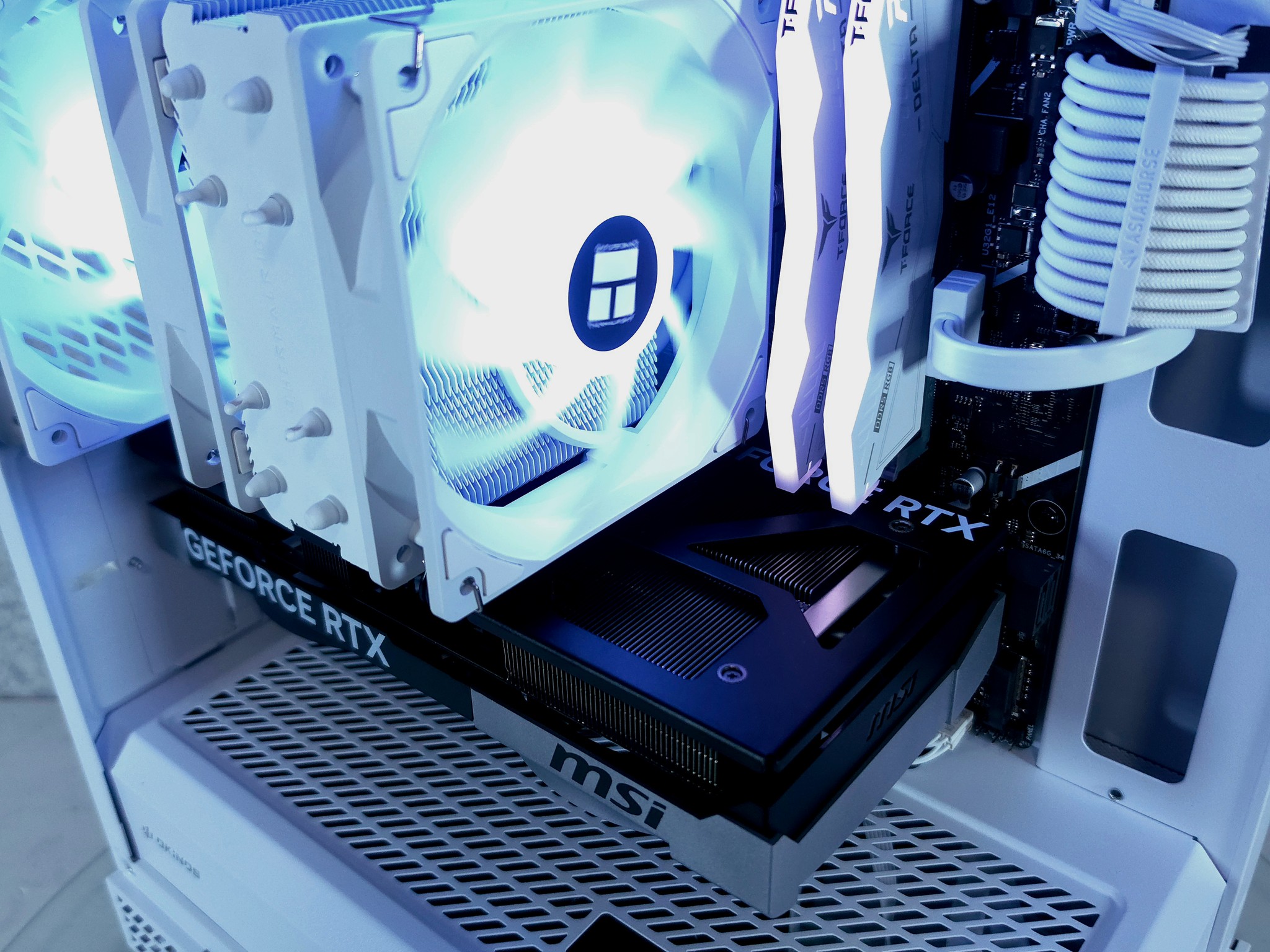 ASUS RTX 5070 🤍 Core i9 12900F