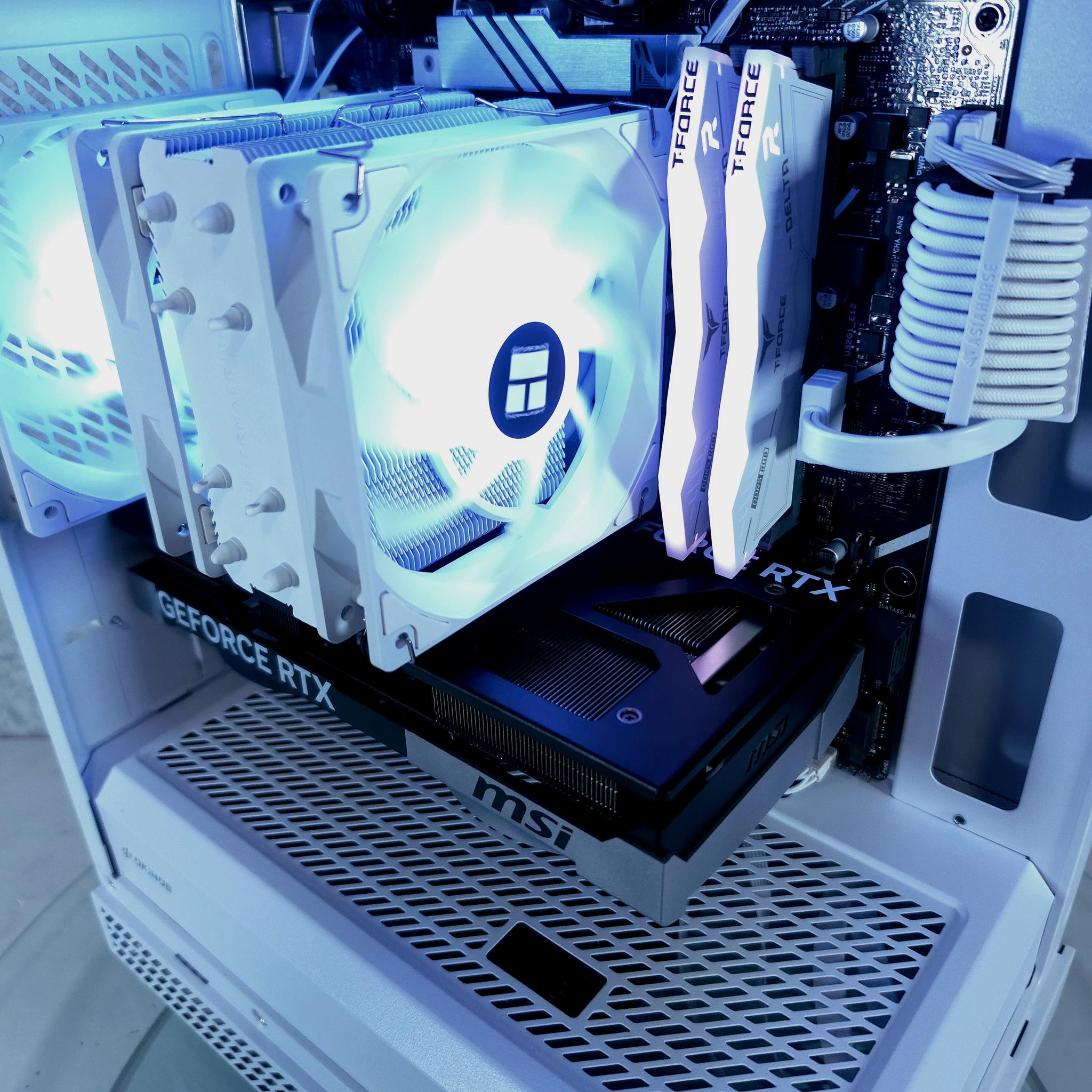 ASUS RTX 5070 🤍 Core i9 12900F